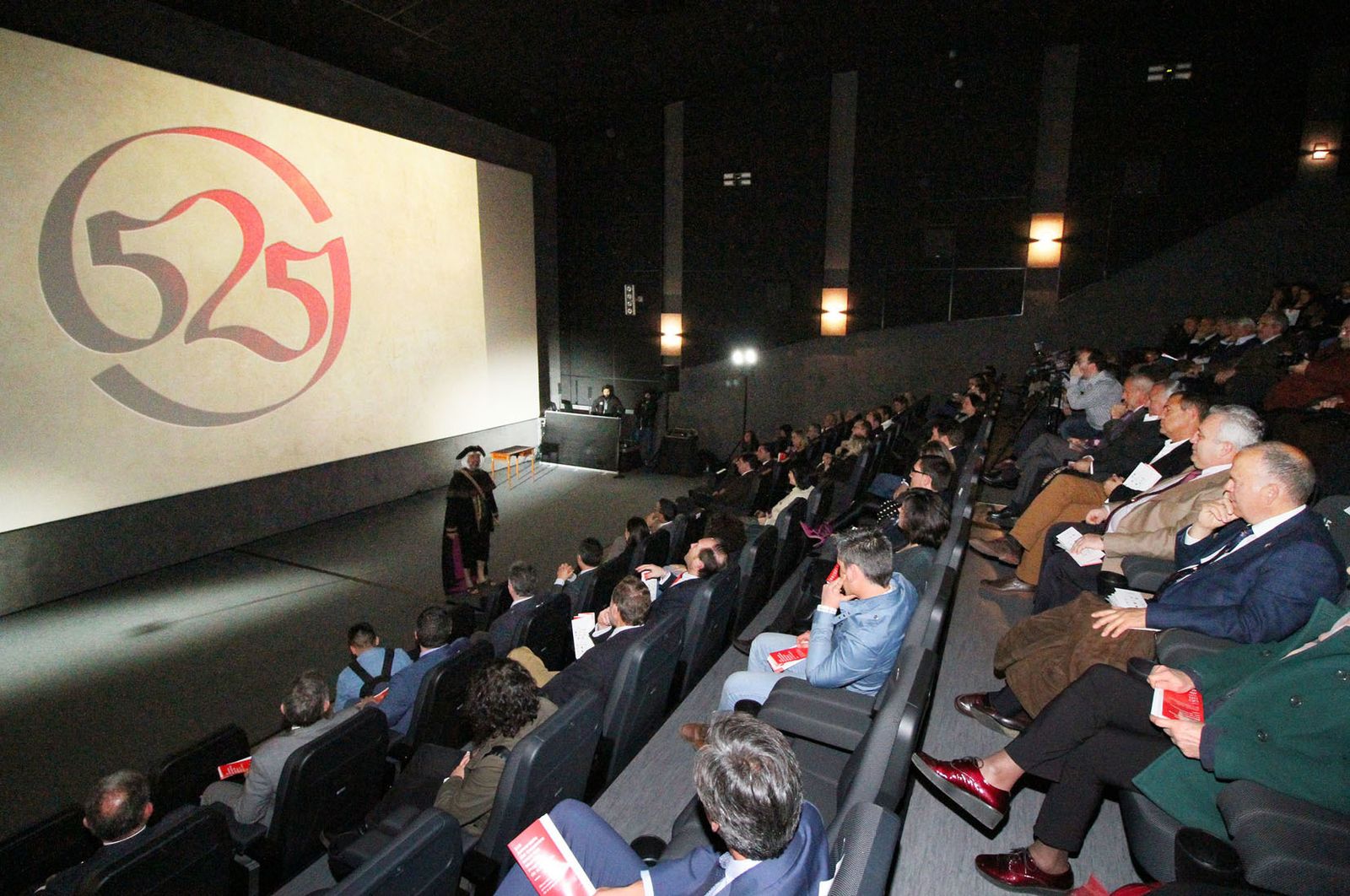 525 Aniversario del encuentro entre dos mundos