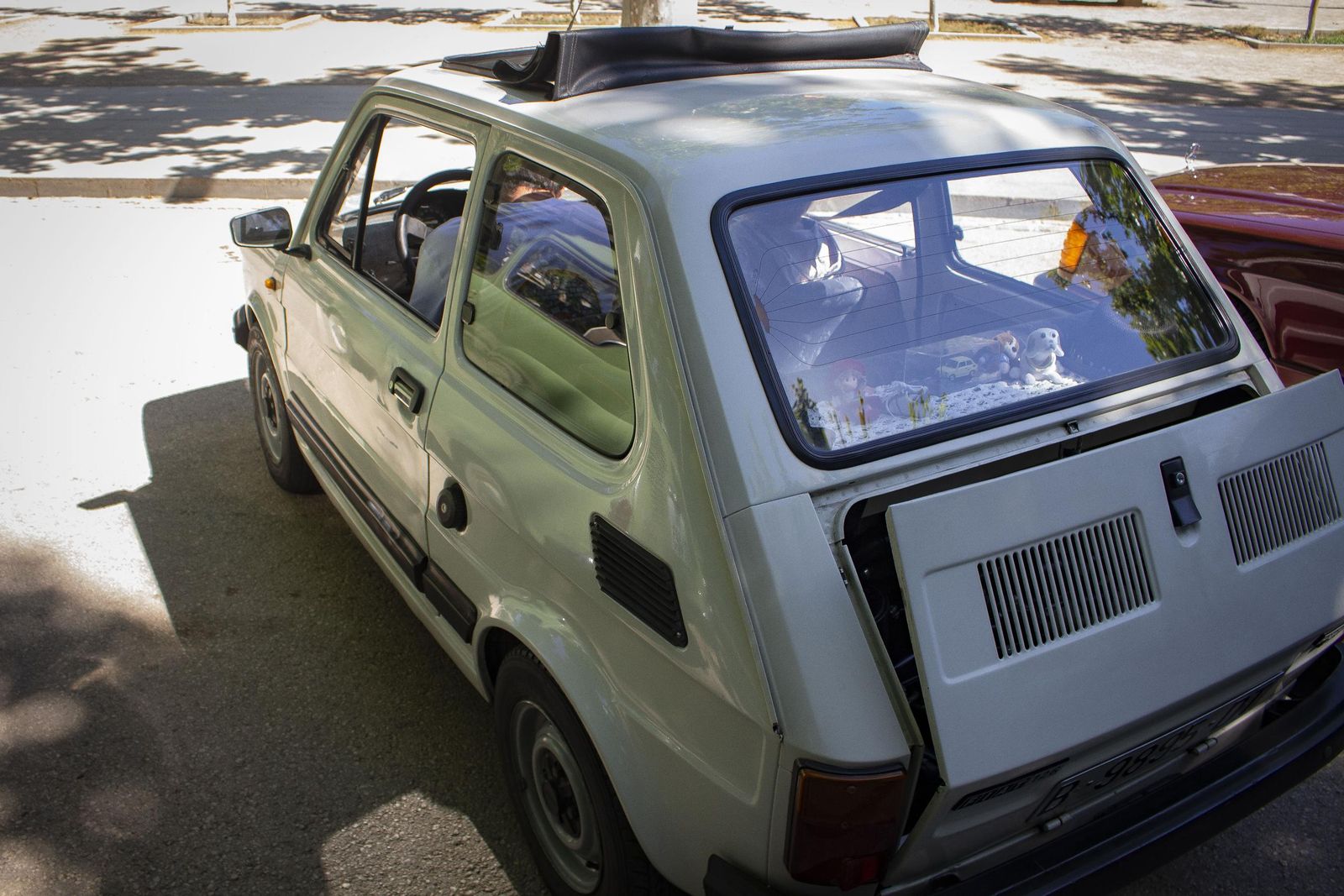 Los mejores coches del Festival Motor por la Vida que ha acogido el centro de Granada