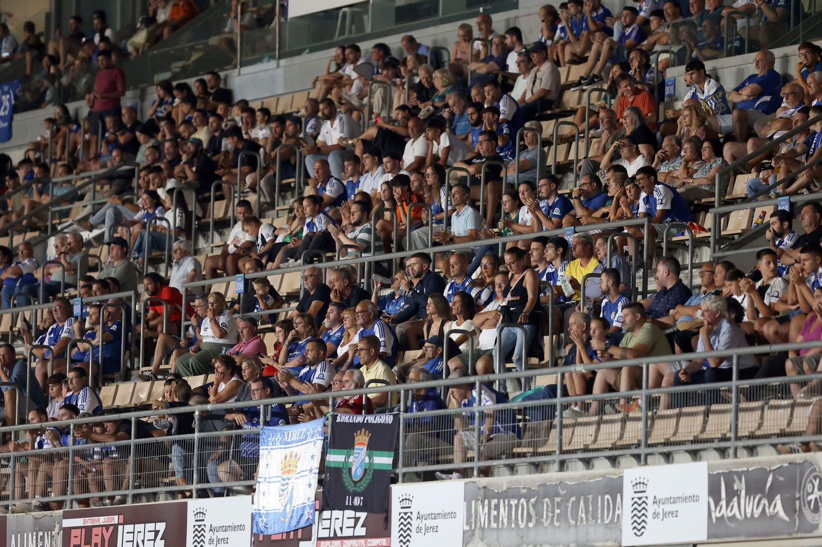 Búscate en el Trofeo Feria de la Vendimia entre el Xerez CD contra el Juventud Torremolinos en Chapín