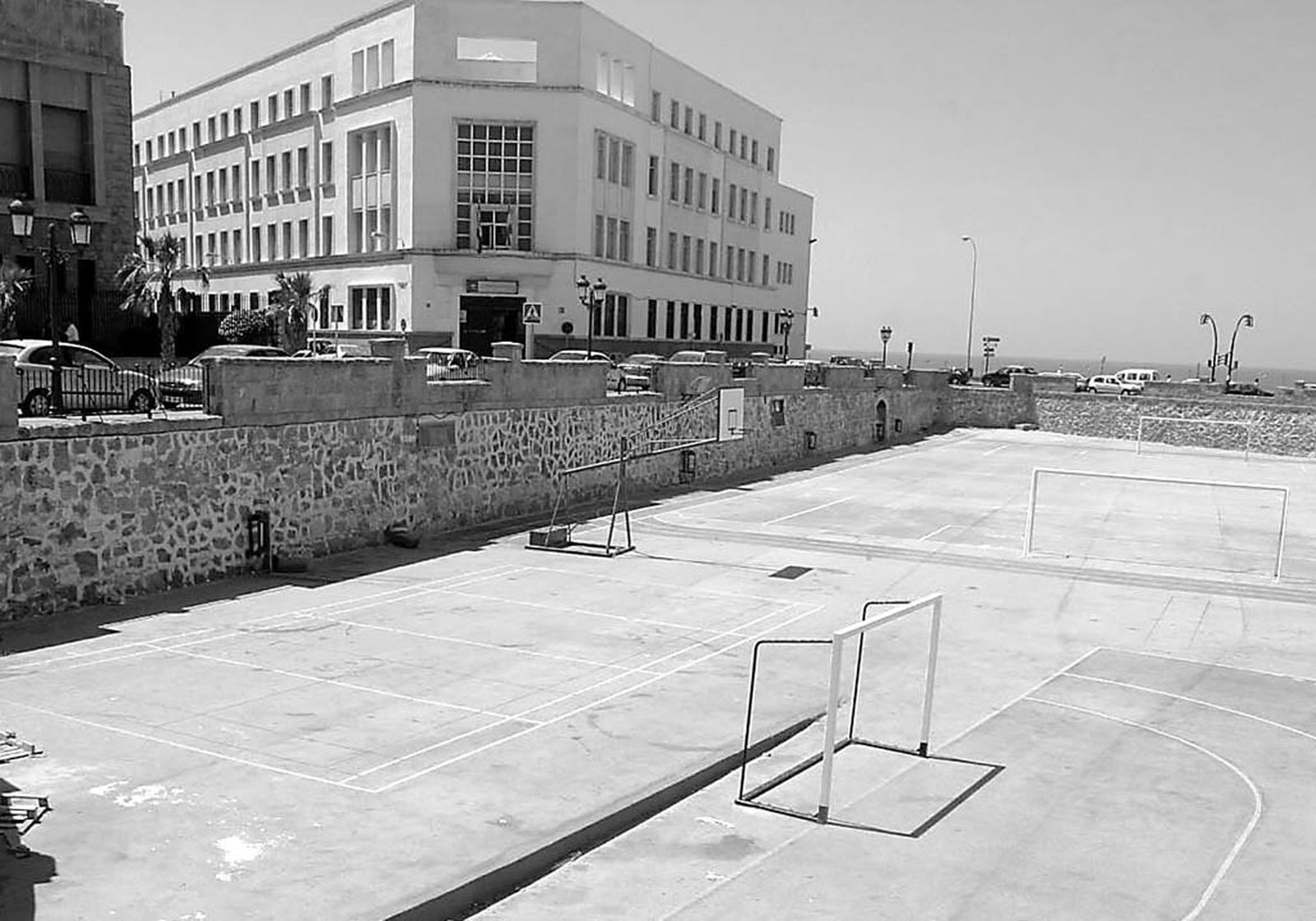 1992 hace 25 añosUna depuradora en   las Puertas de Tierra