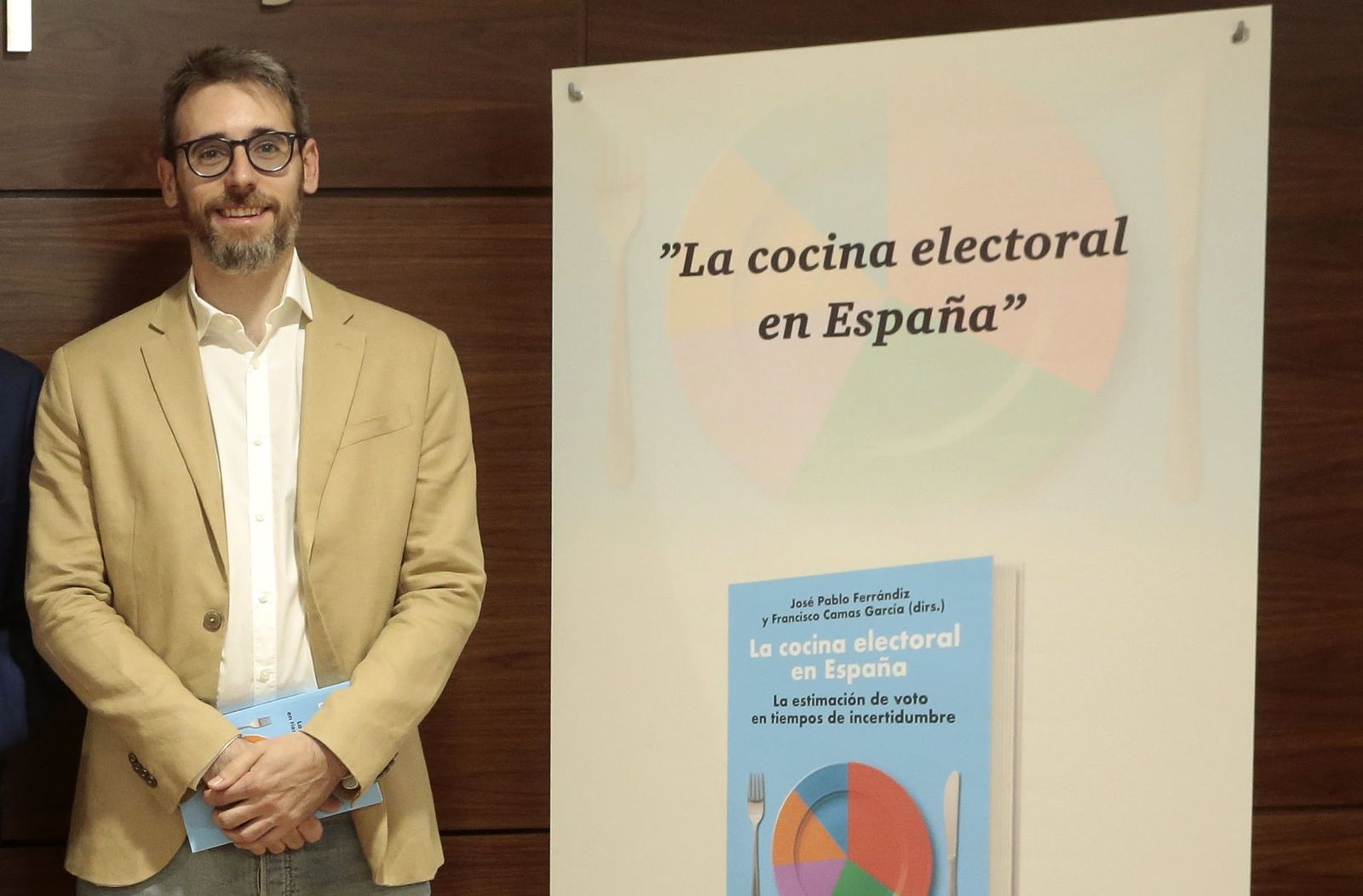 Paco Camas García en la presentación de uno de sus libros en mayo de 2019.
