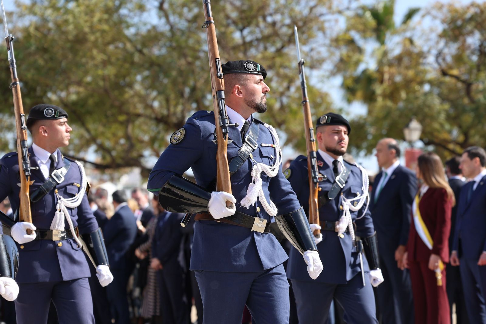 Fotografías del Acto Militar presidido por S.M. el Rey Felipe VI con motivo del centenario del Plus Ultra