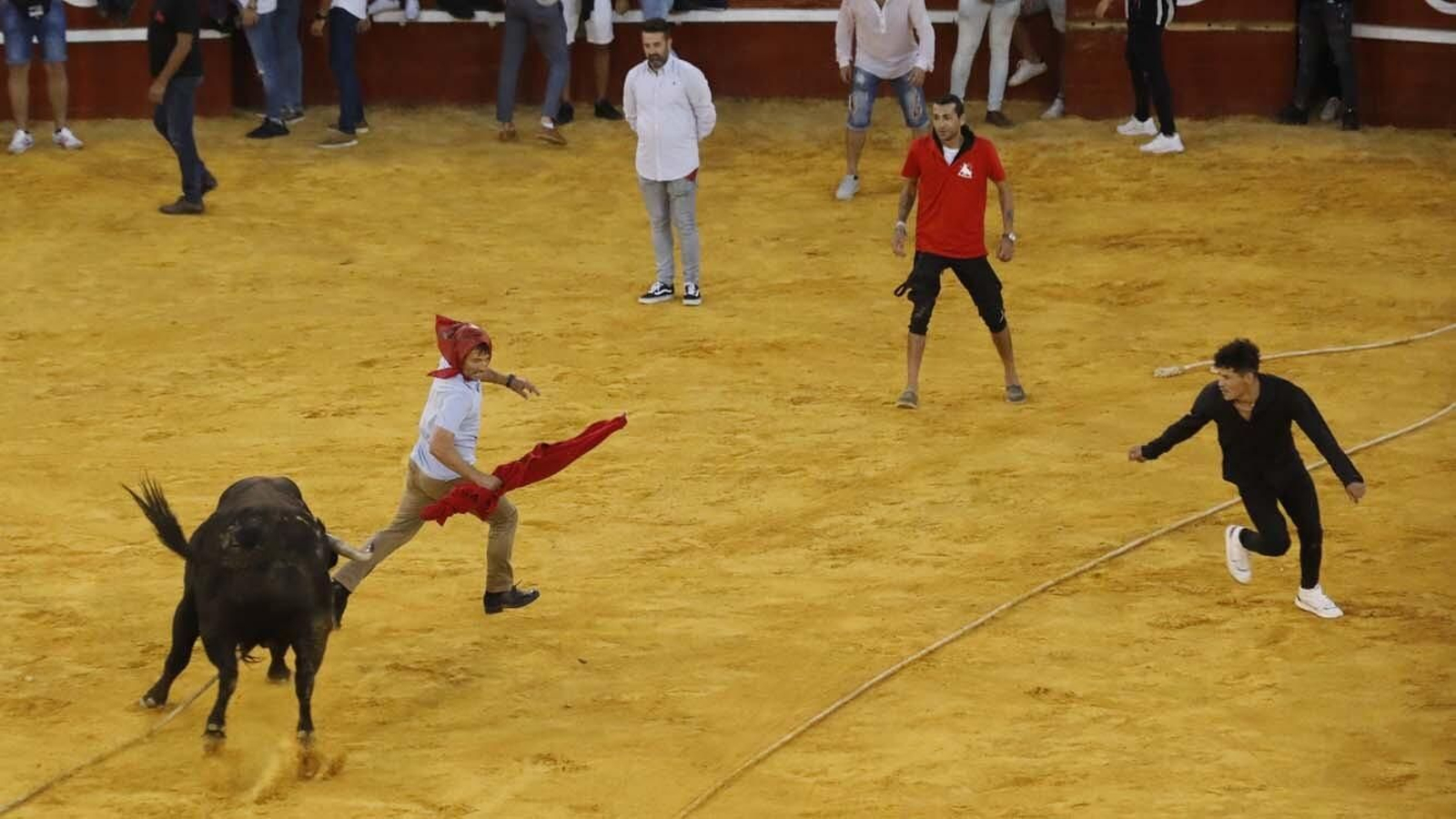 Las fotos del Toro del Aguardiente de San Roque