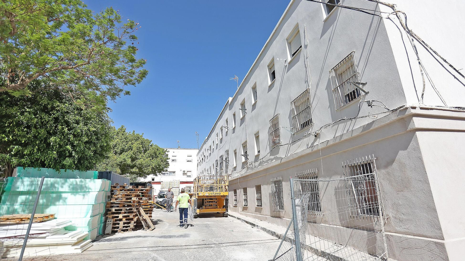 Obras de rehabilitación en los bloques de La Asunción. Obras de rehabilitación en los bloques de La Asunción.