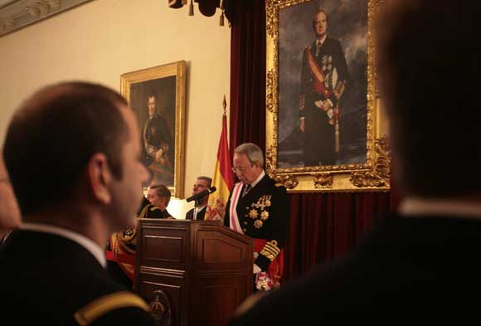 El almirante de la Flota habló del pasado y el futuro de las Fuerzas Armadas en la Antigua Capitanía General de la Defensa

Foto: Elias Pimentel