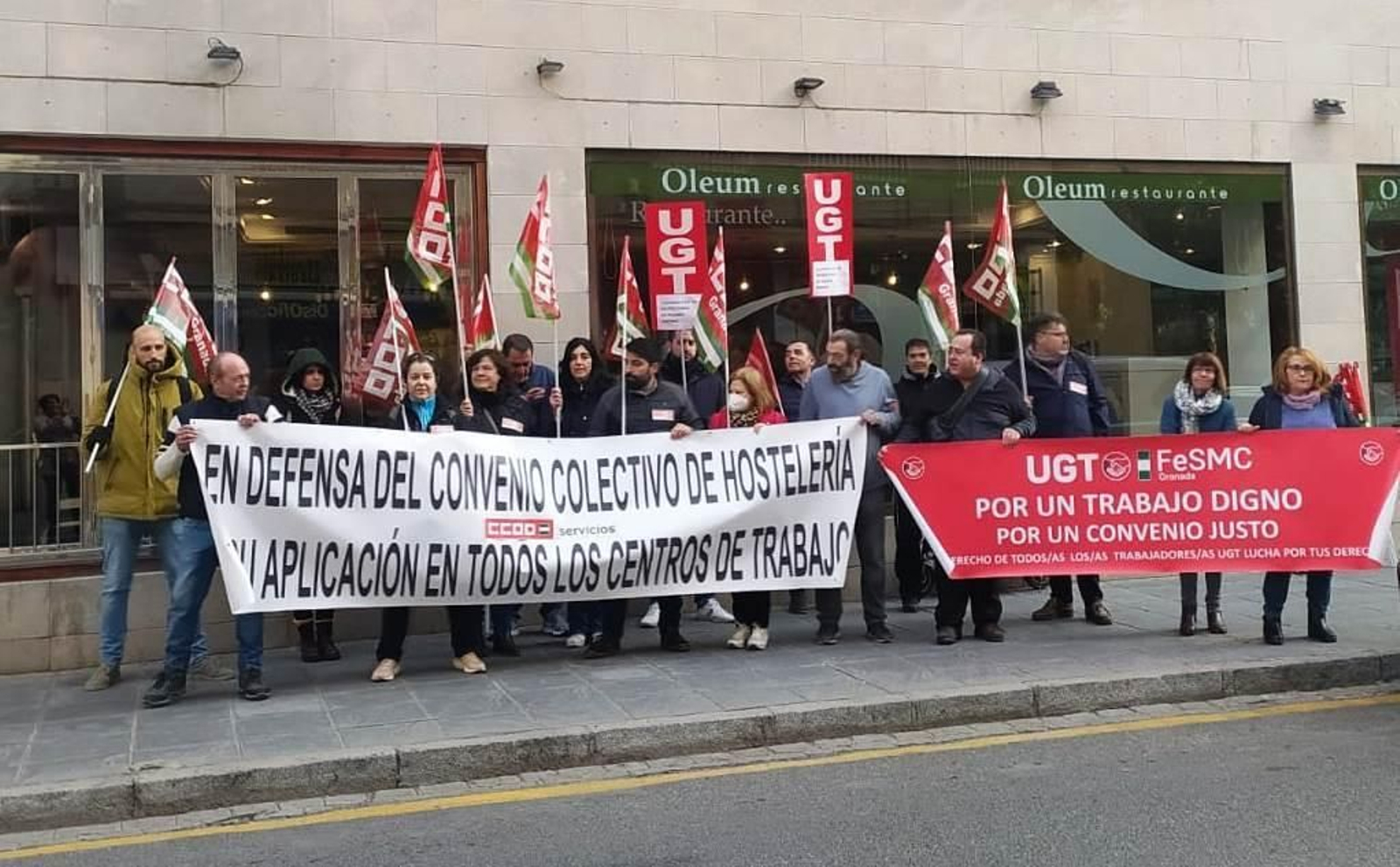 Imagen de la concentración de los sindicatos por la ruptura de negociaciones en el convenio de la Hostelería