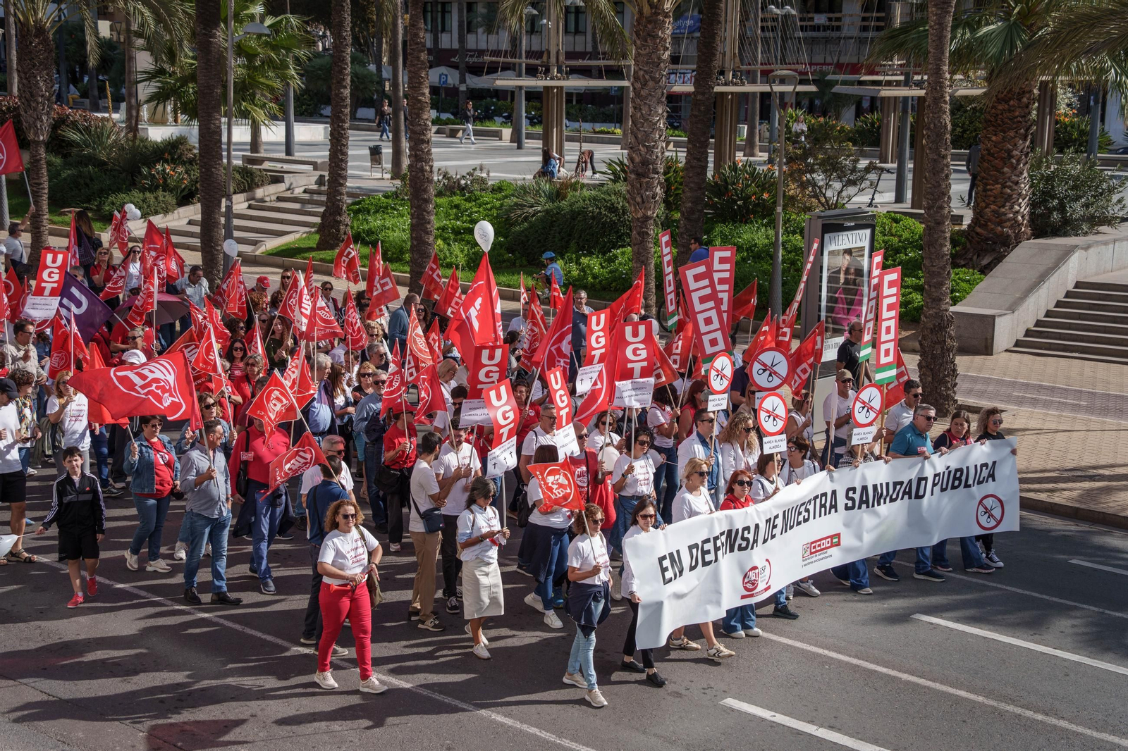 "La sanidad se defiende, gobierne quien gobierne", Almería se lanza a las calles por la sanidad pública