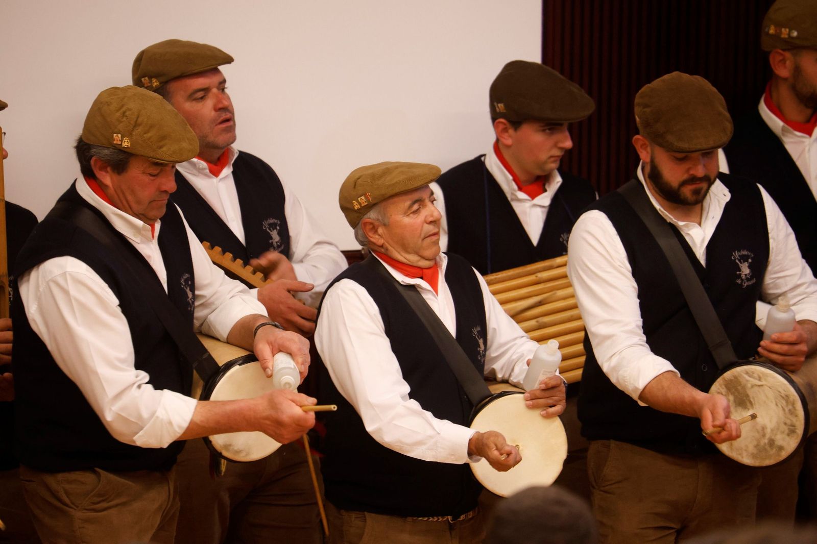 Los Mochileros de Gaena muestran su zambomba en Córdoba