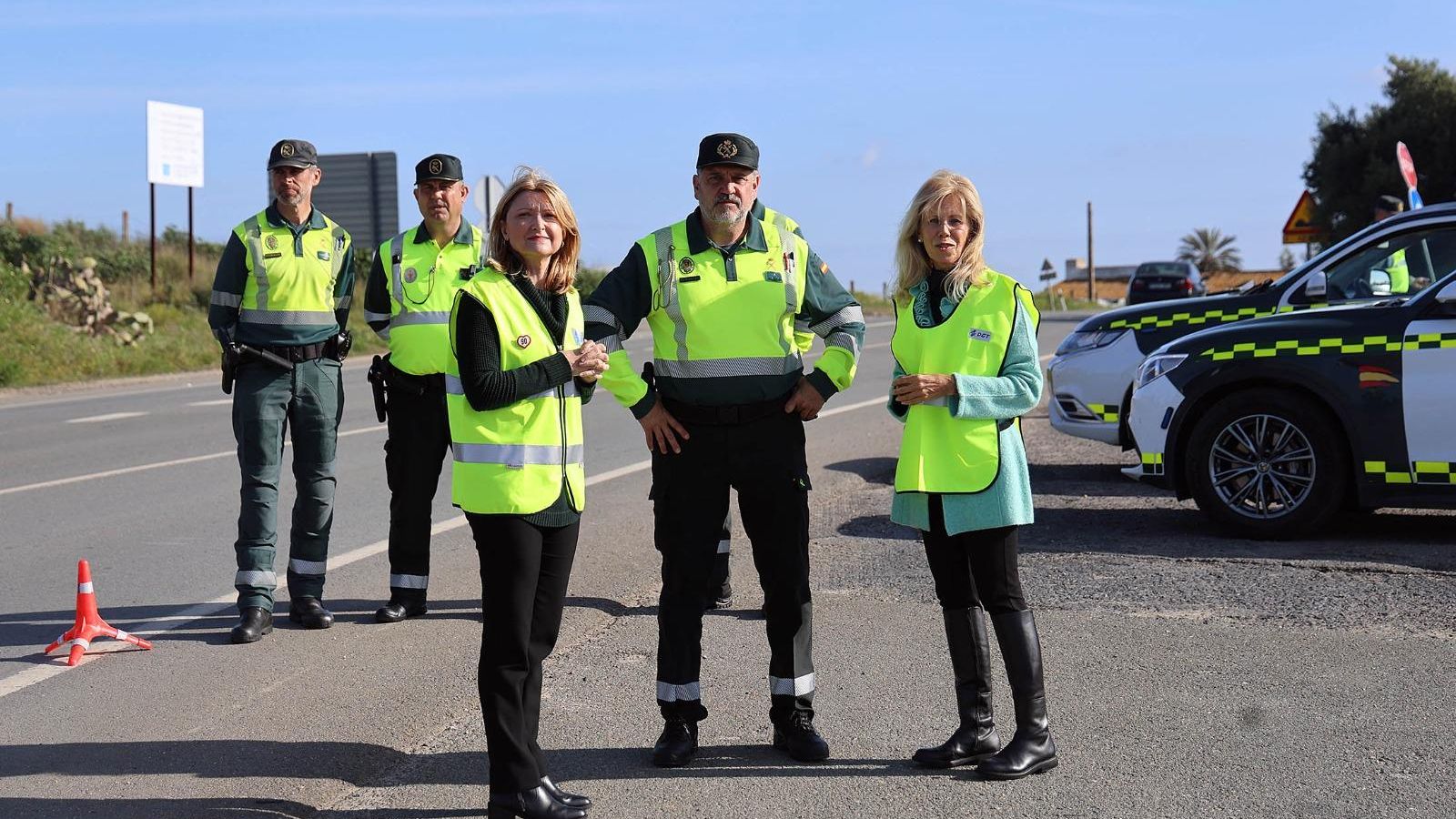 La subdelegada del Gobierno, María José Rico, visita el inicio de la campaña de la DGT.