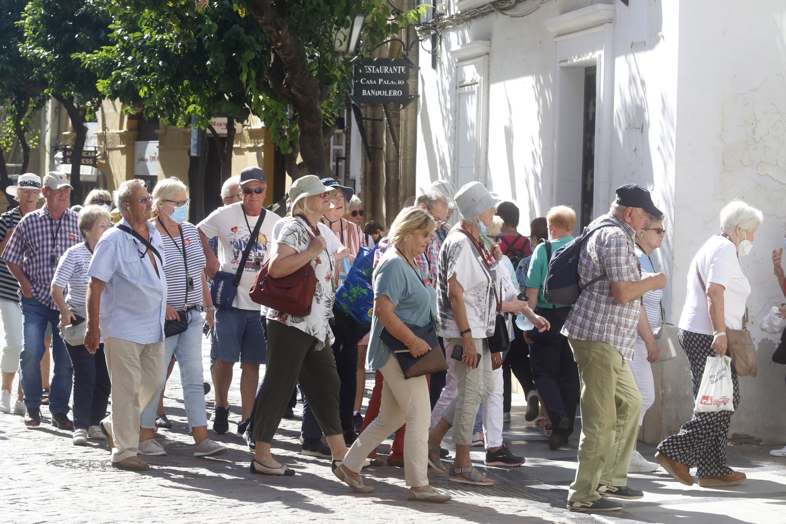 Lleno al completo en Córdoba en el puente del Pilar