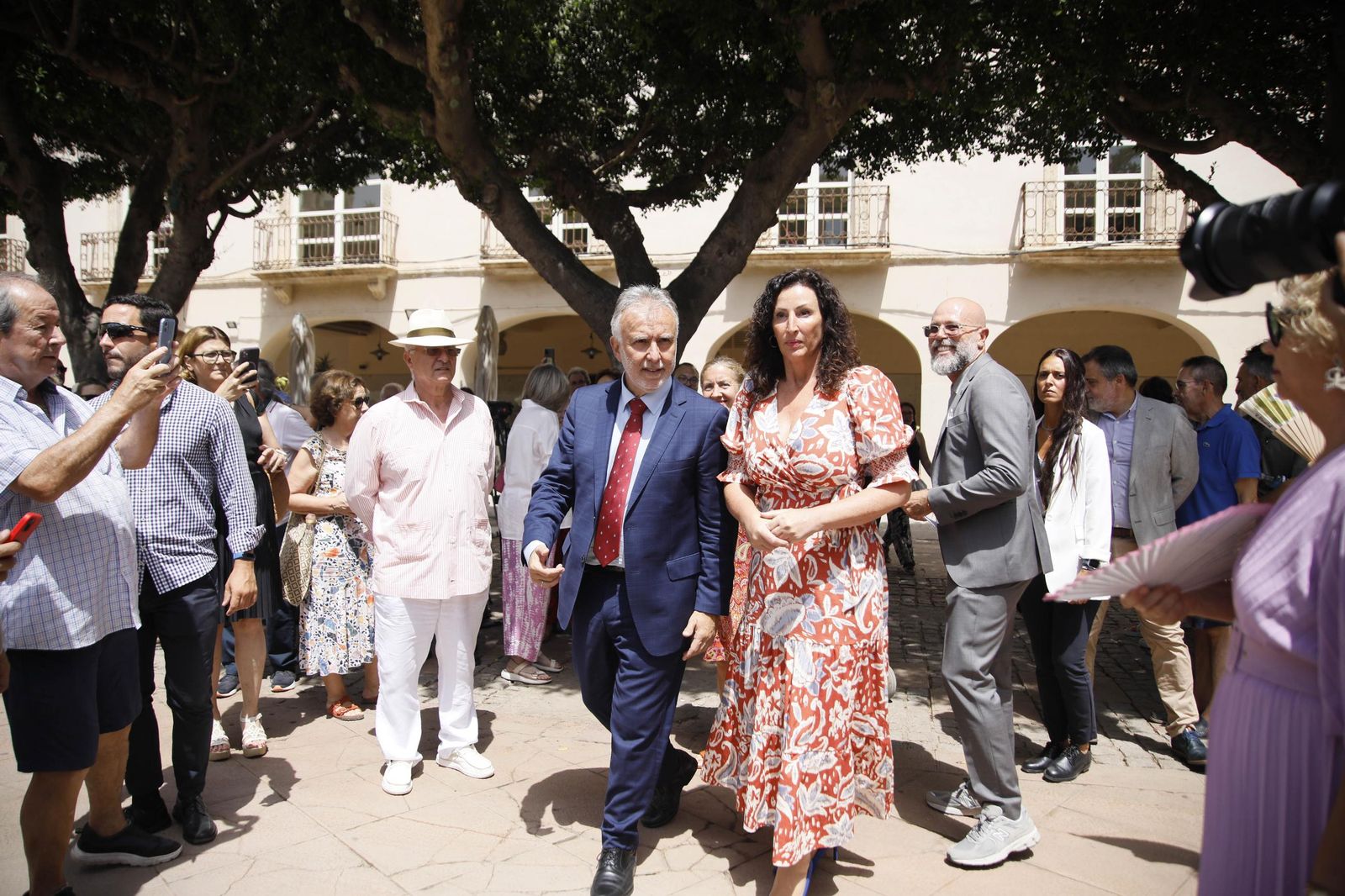 Placa de memoria histórica en el monumento de los coloraos, en imágenes