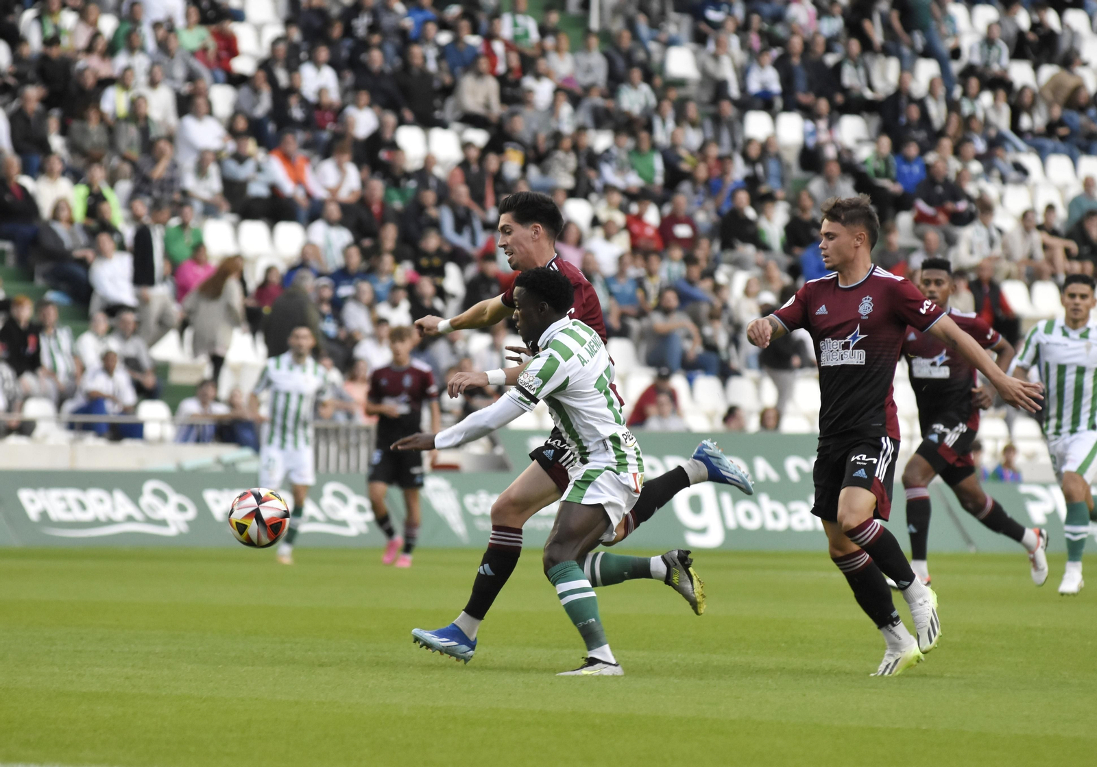 Córdoba CF - Recreativo: Las mejores fotos del ambiente en El Arcángel