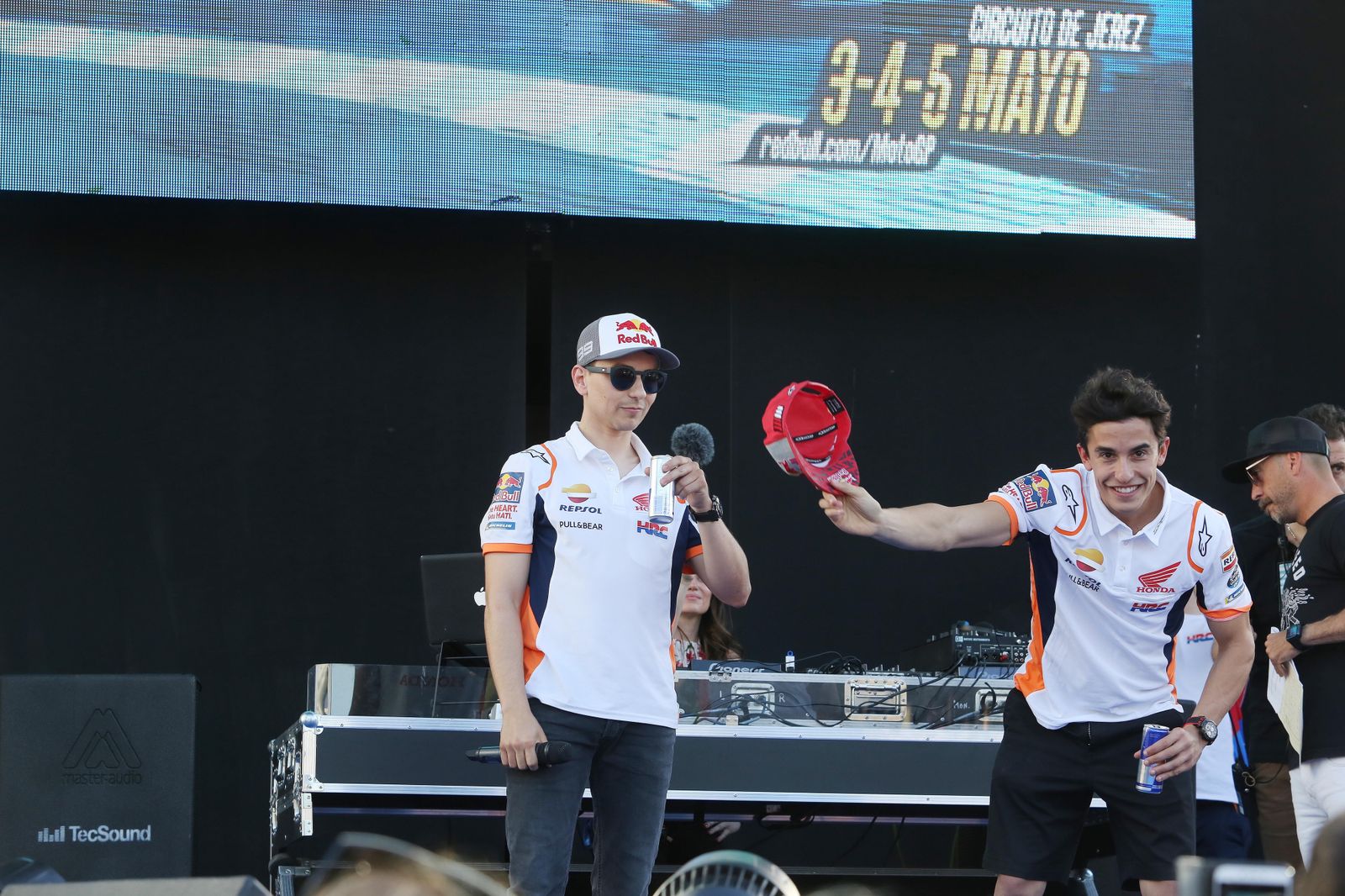 Imágenes de ambiente y caravana motera en Jerez