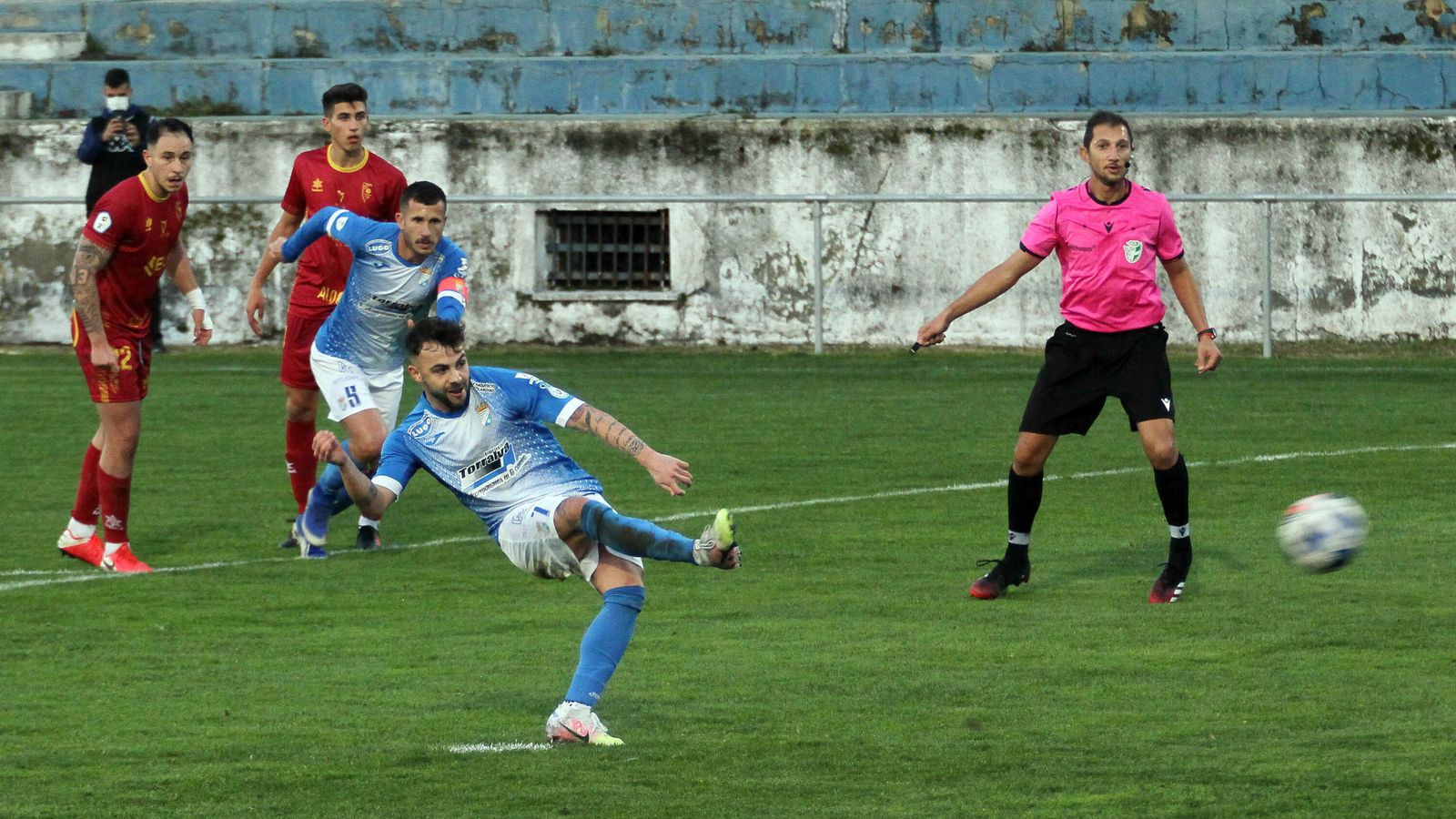 Imágenes del Xerez CD y Atco. Antoniano en La Juventud