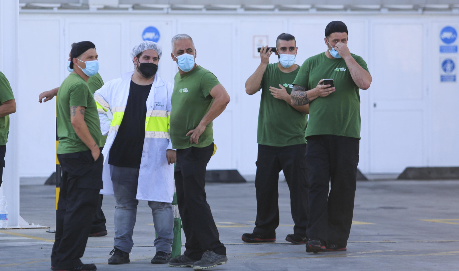 Las fotos del incendio en una nave de aceites del polígono Guadalhorce