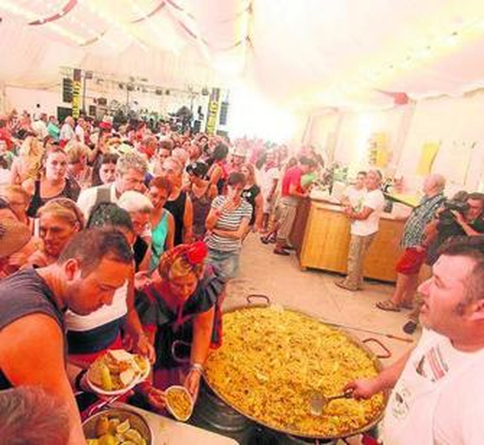 Paella en la feria de San Roque.