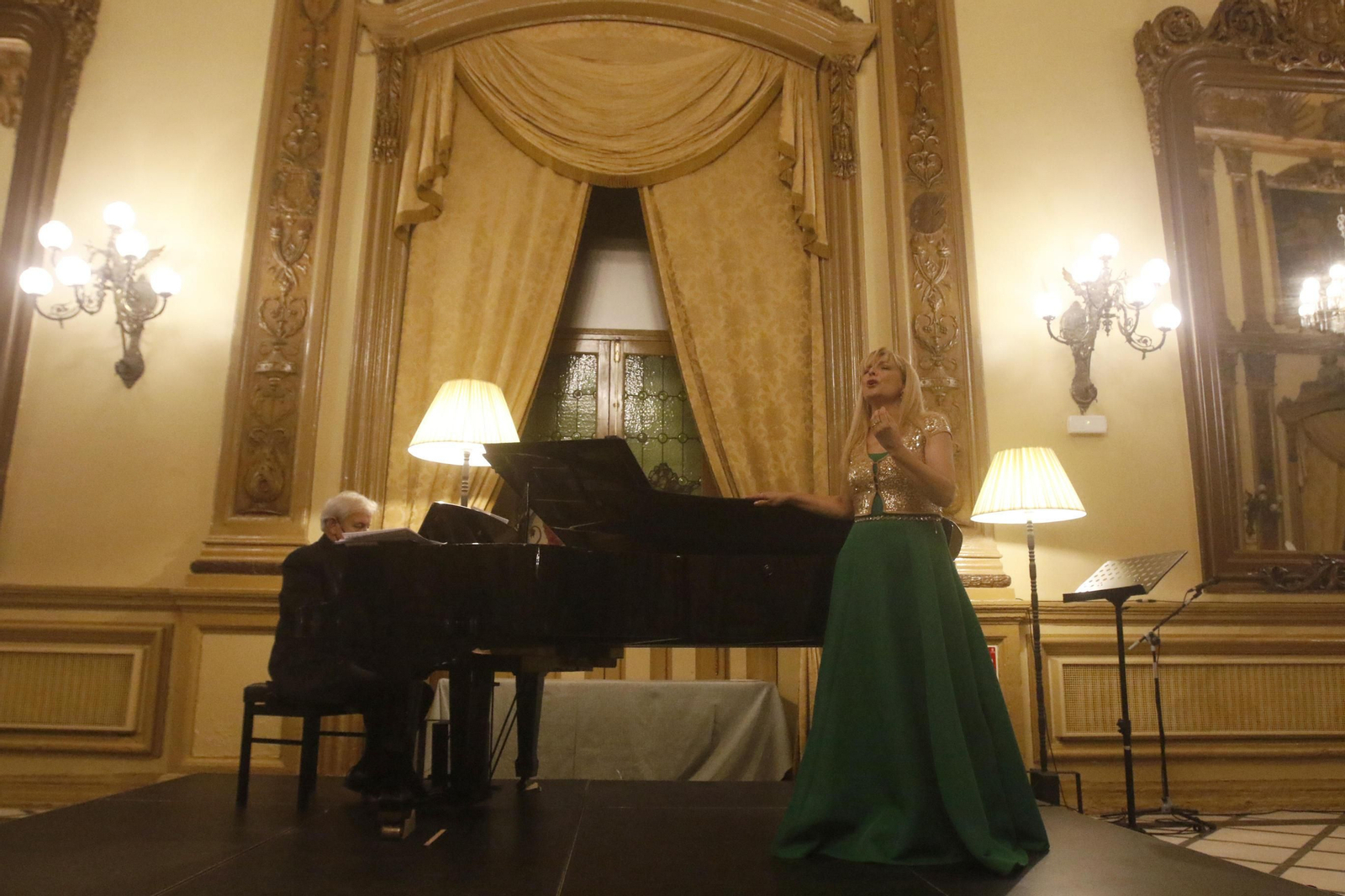 La gala lírica a beneficio de la Real Academia de Córdoba celebrada en el Círculo, en fotografías