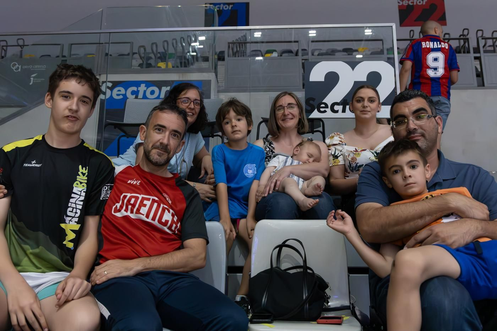 Las aficiones de la Copa del Rey de balonmano de Jaén, en imágenes