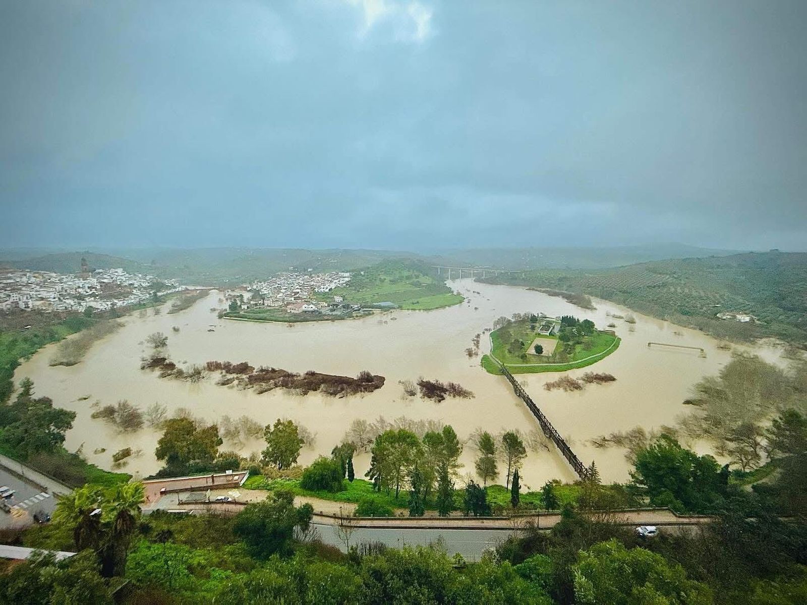 El meandro del Guadalquivir en Montoro, convertido en una laguna.
