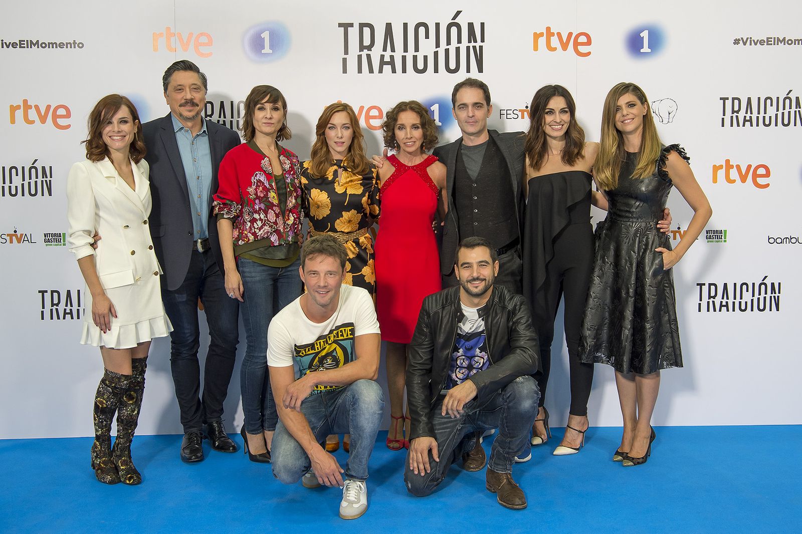 El reparto al completo de la ficción, en su presentación en el FesTVal.