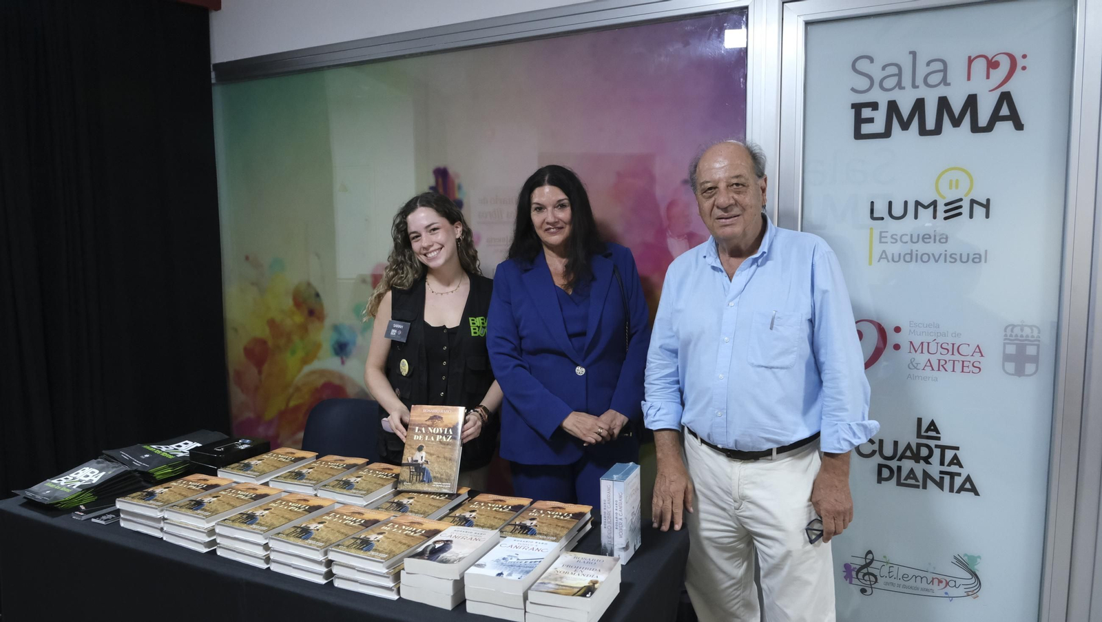 Las imágenes del Diario de los Libros con la escritora Rosario Raro