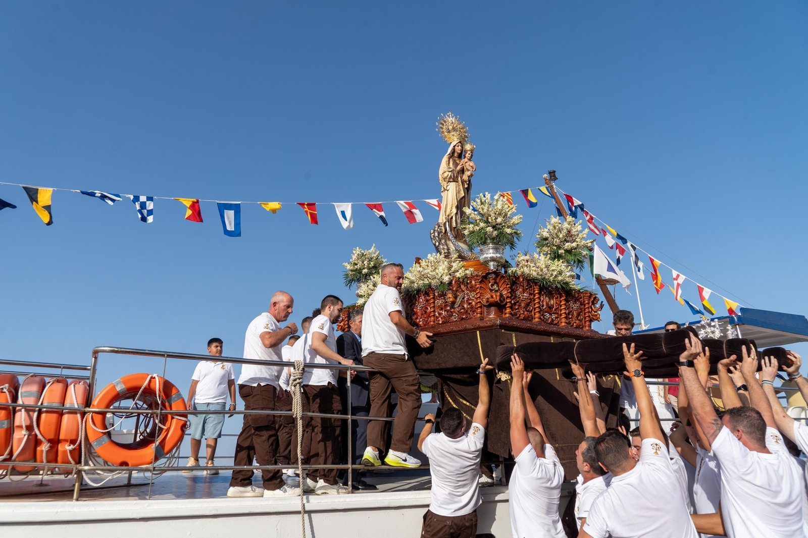 Imágenes de la Solemne Procesión marítima de la Virgen del Carmen en Punta Umbría