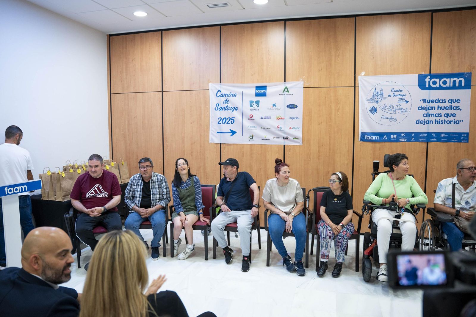 Las imágenes del acto de iniciación del Camino de Santiago de FAAM en Almería