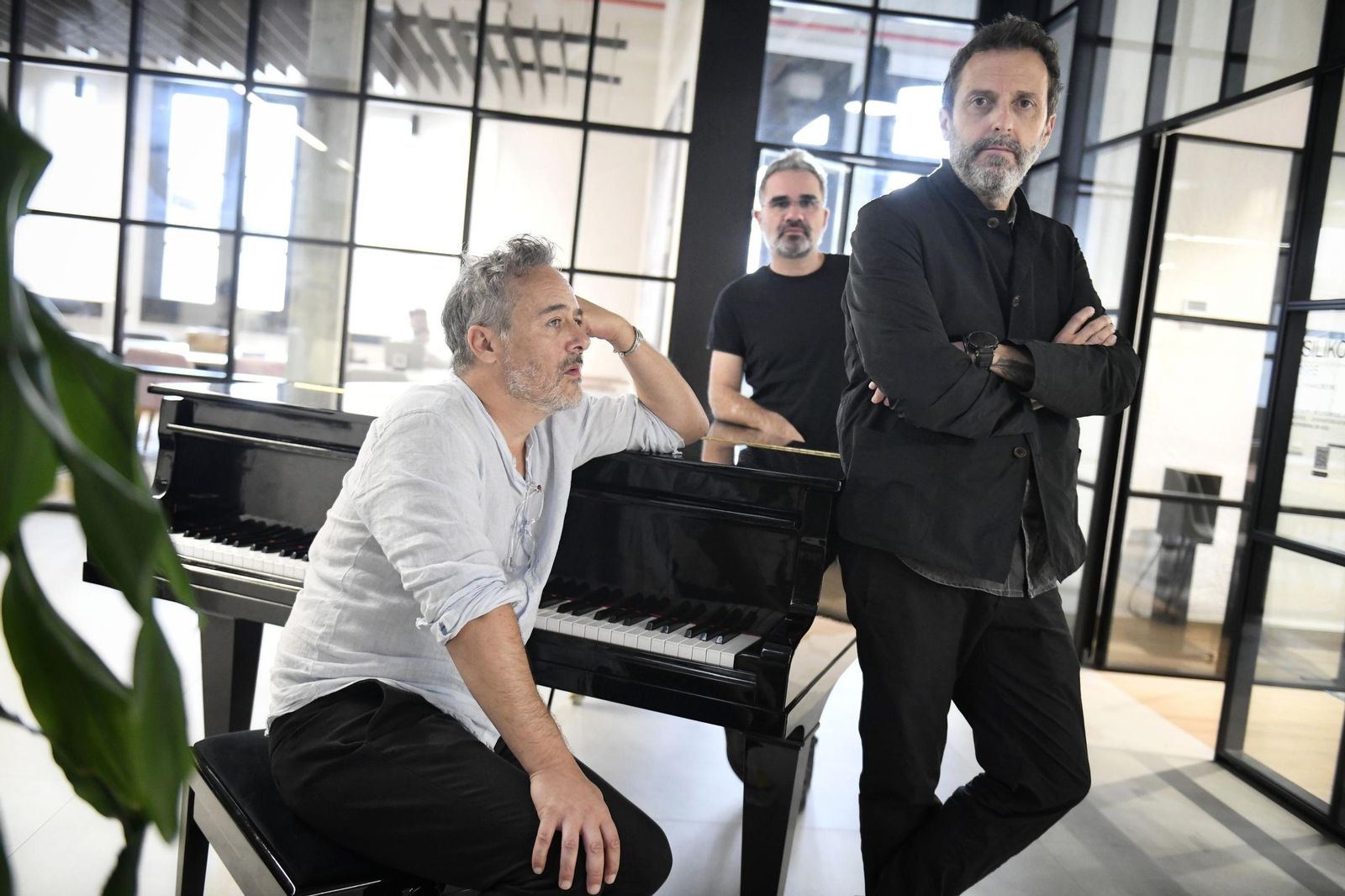 Los integrantes de Love of Lesbian.