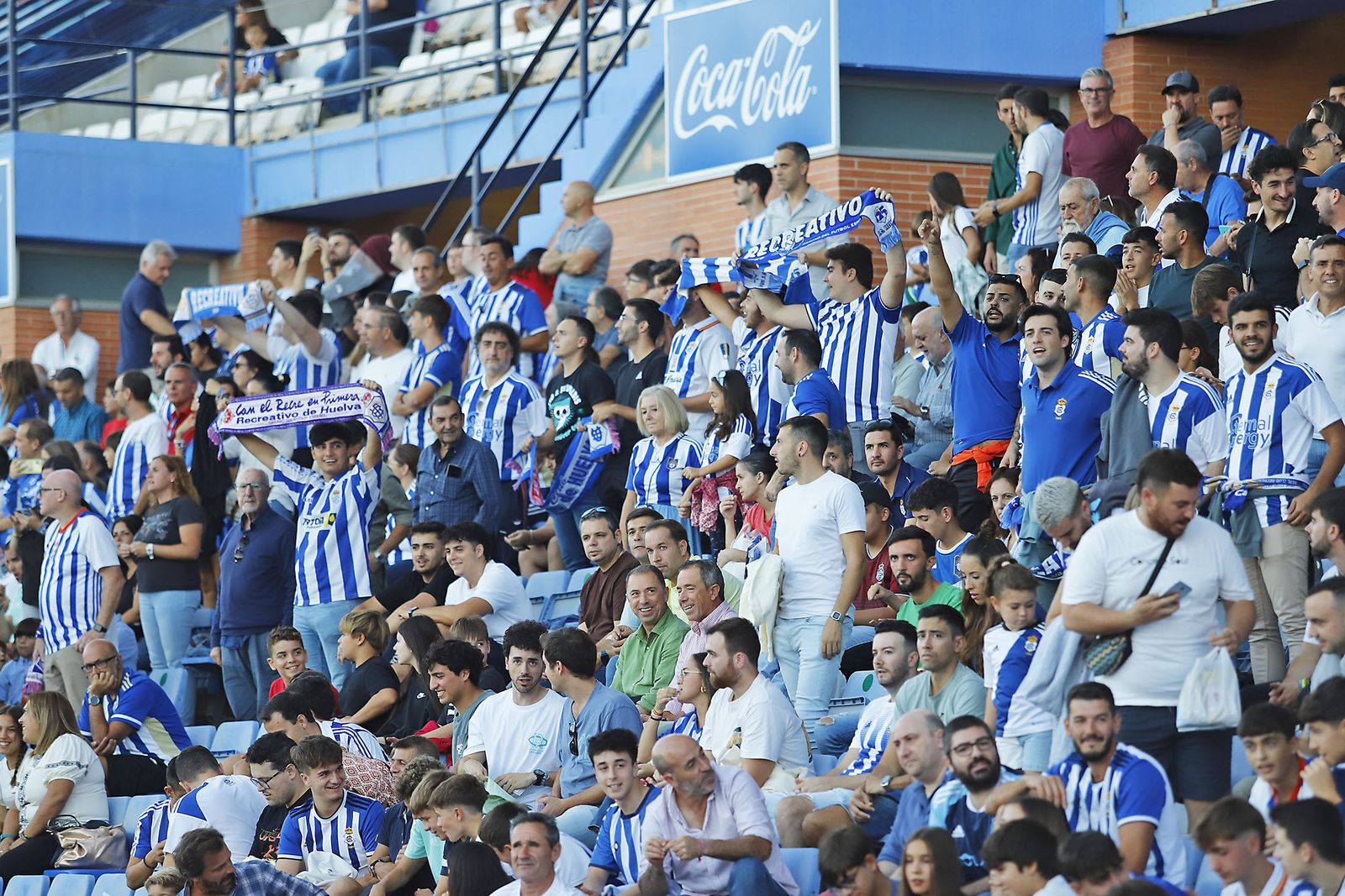 Imágenes del ambiente en el encuentro entre el Recreativo de Huelva y el CD Castellón