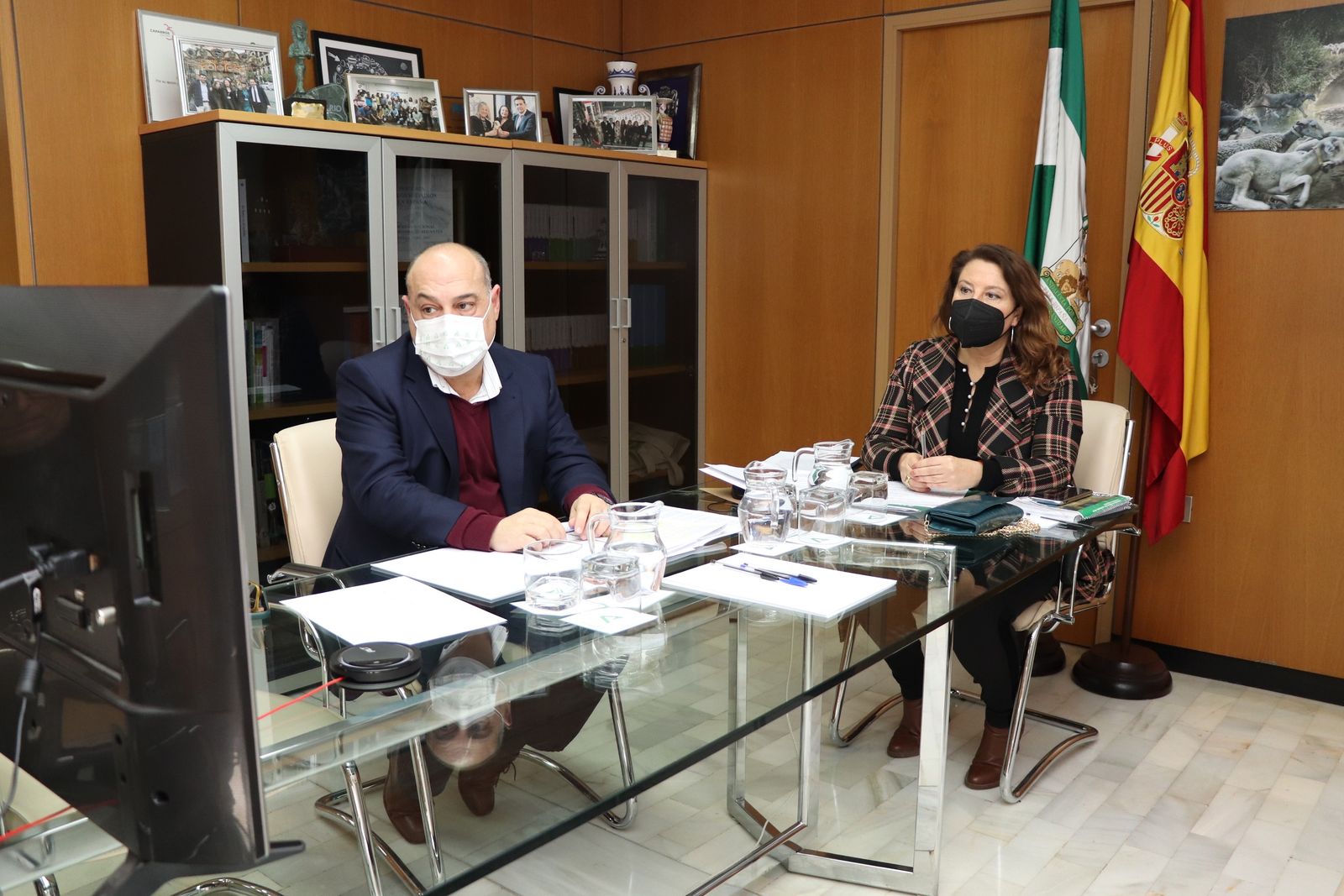 Carmen Crespo en su reunión previa con el sector pesquero.