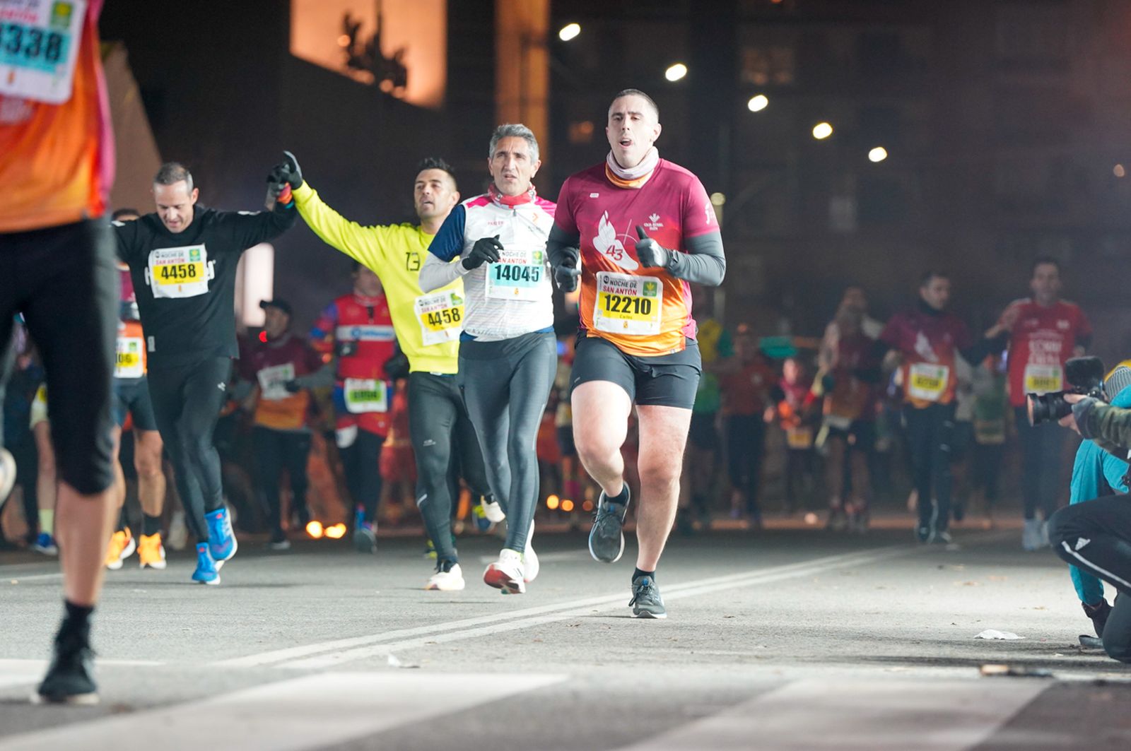 En imágenes: búscate en tu llegada a meta de la Carrera de San Antón 2026 (11)