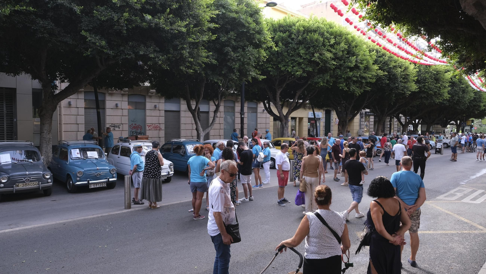 Los Seat 600 y los Mini en la Feria de Almería 2024, en imágenes