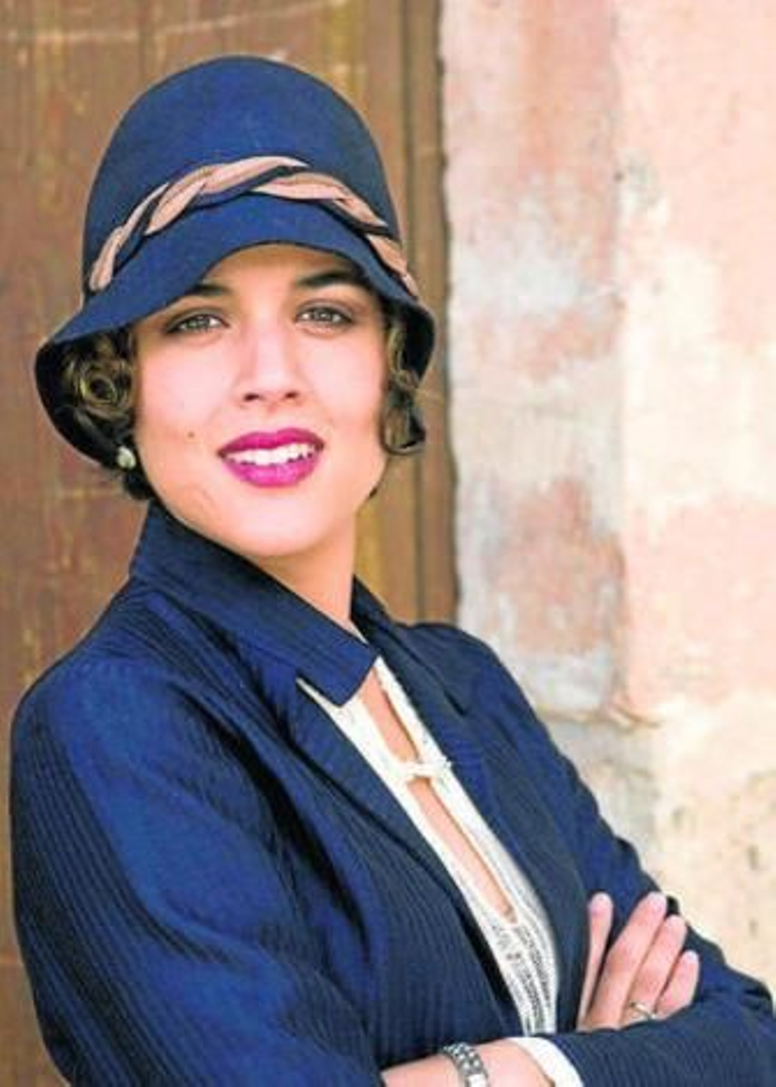 Antena 3 lleva a la pantalla la obra 'El amor entre costuras'