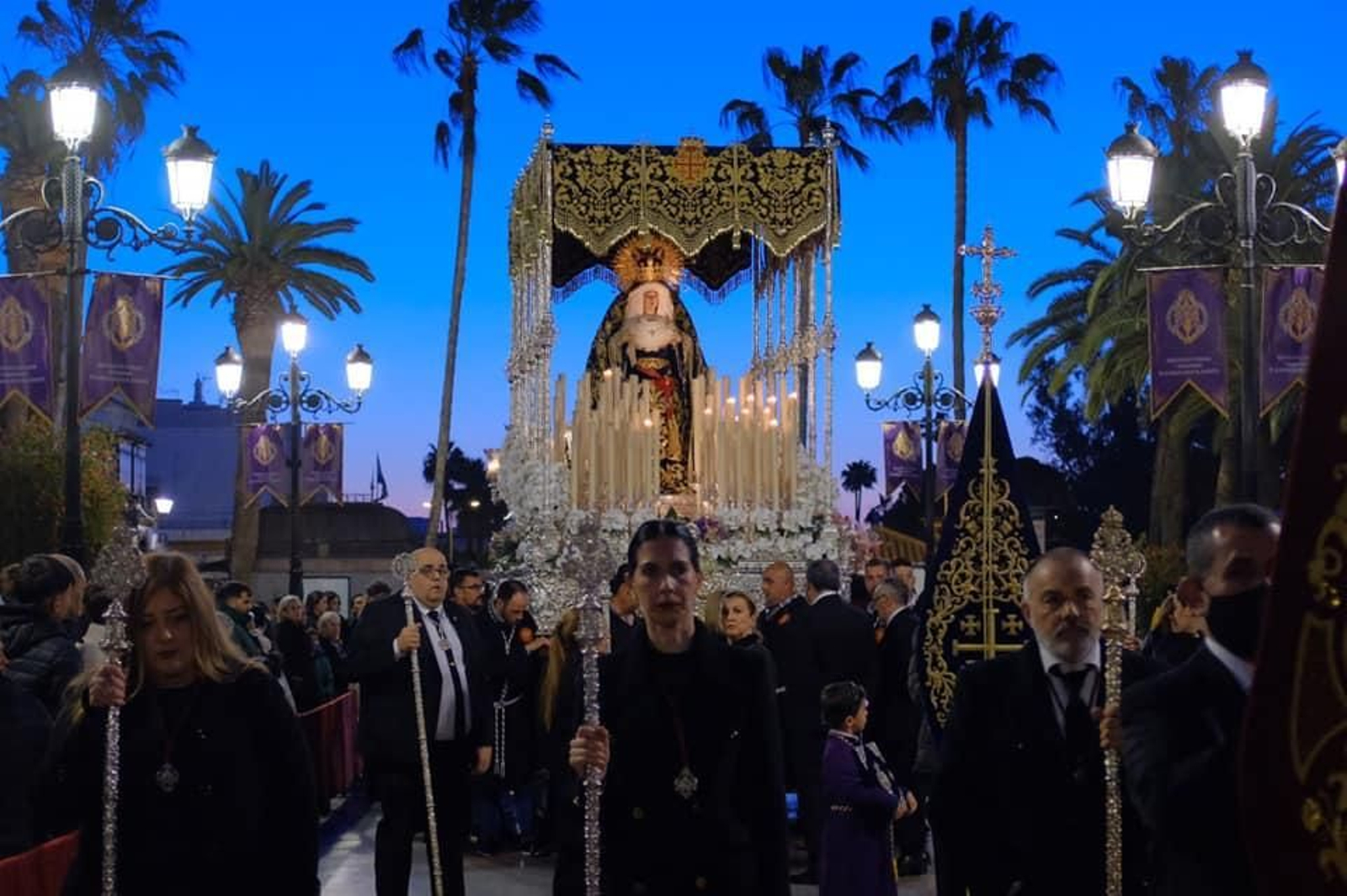 Ni en Sevilla ni en Málaga: La madrugá que tienes que vivir una vez en la vida está en este pueblo de Huelva Ni en Sevilla ni en Málaga: La madrugá que tienes que vivir una vez en la vida está en este pueblo de Huelva