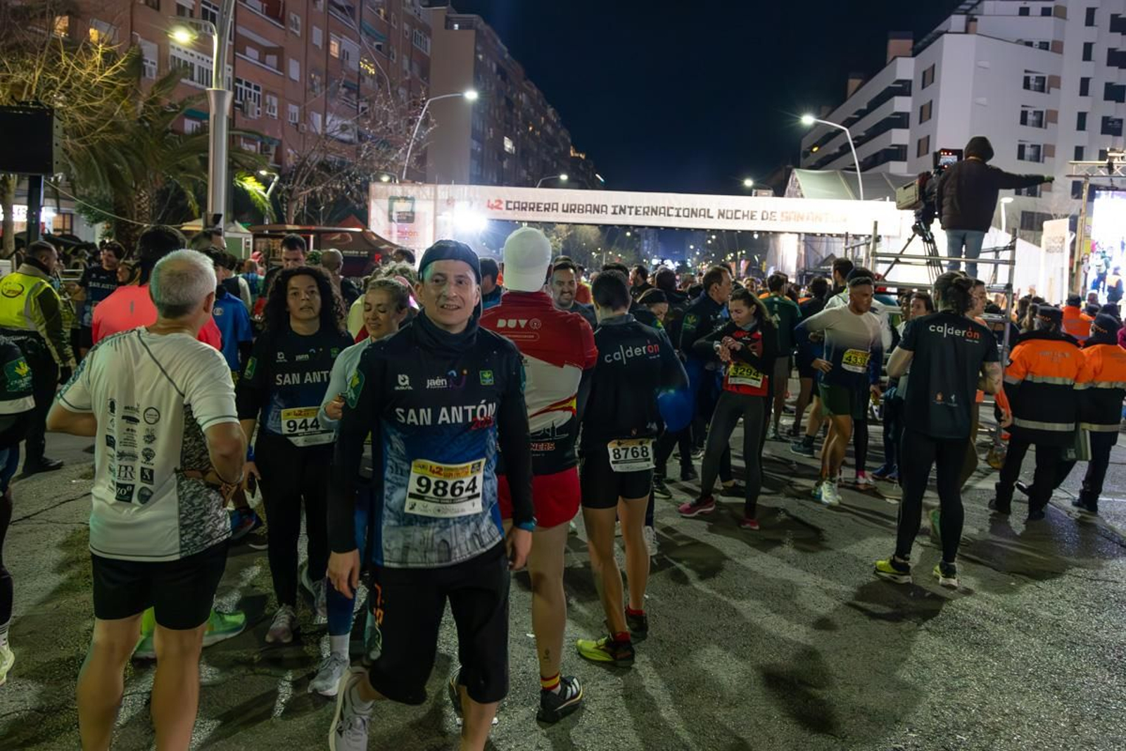 En imágenes: búscate en tu llegada a meta de la Carrera de San Antón 2025 (8)