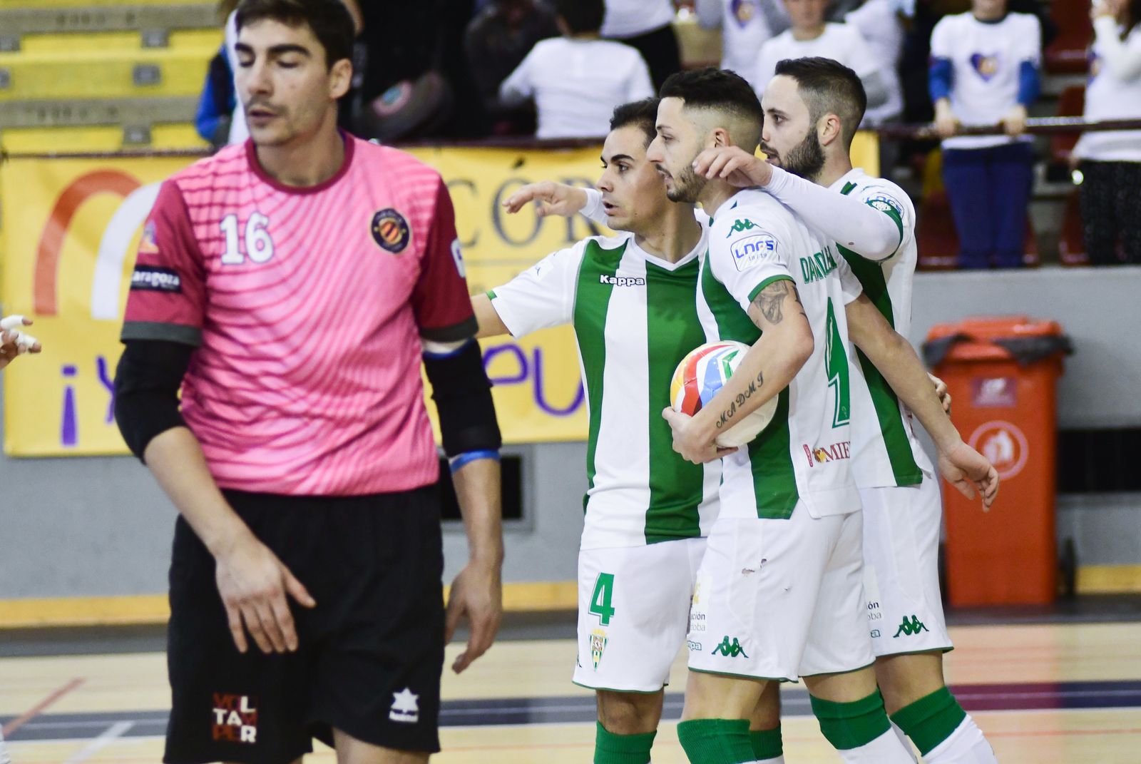 El Córdoba CF Futsal-Colo Colo Zaragoza, en imágenes