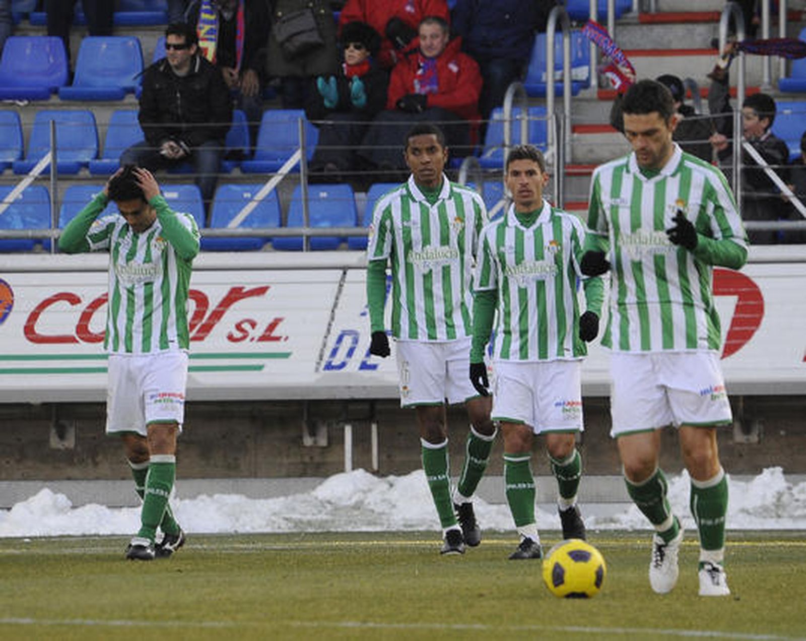 El Betis consolida aún más su liderato tras ganar en Soria al Numancia. / LOF