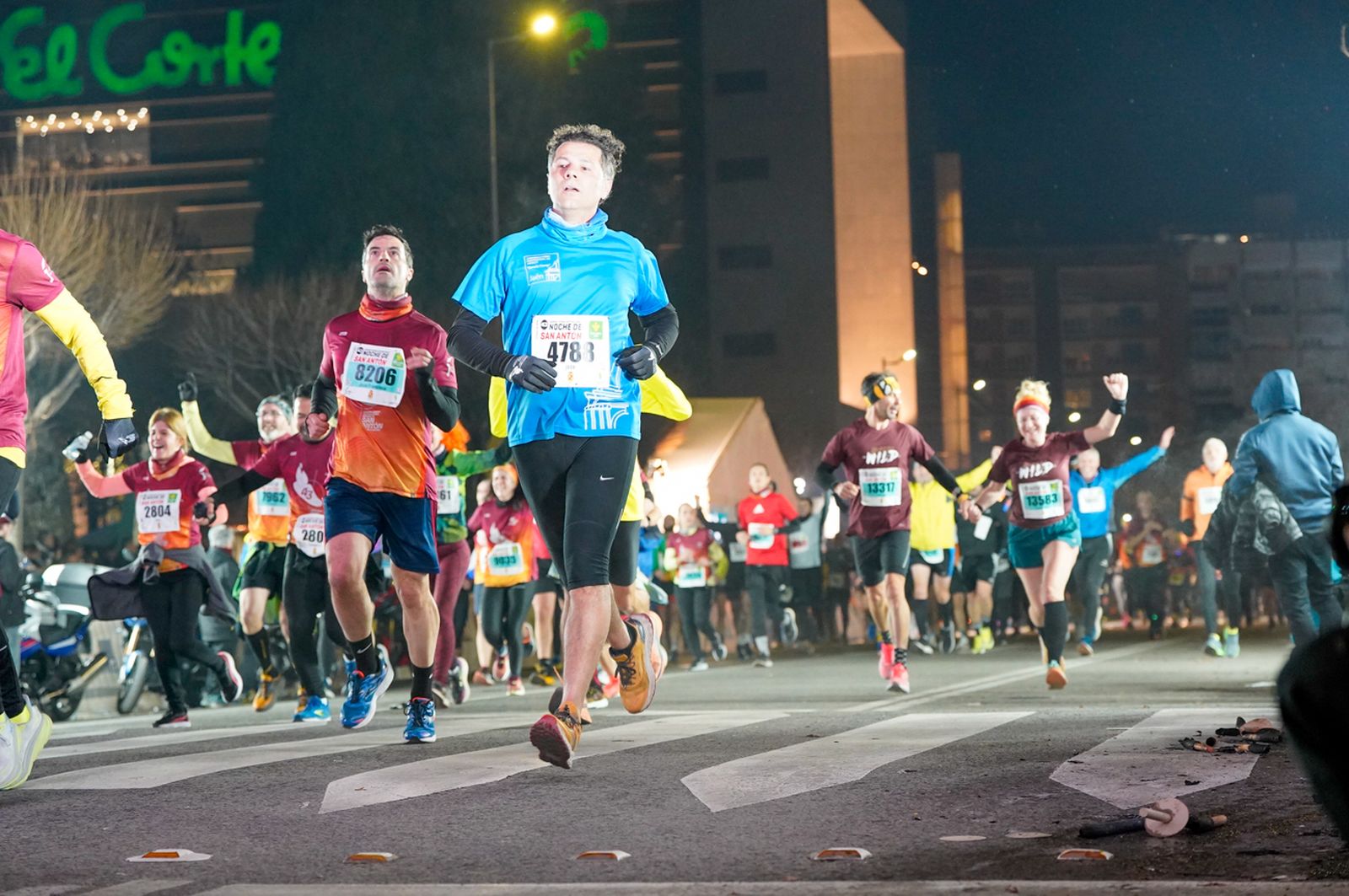 En imágenes: búscate en tu llegada a meta de la Carrera de San Antón 2026 (16)