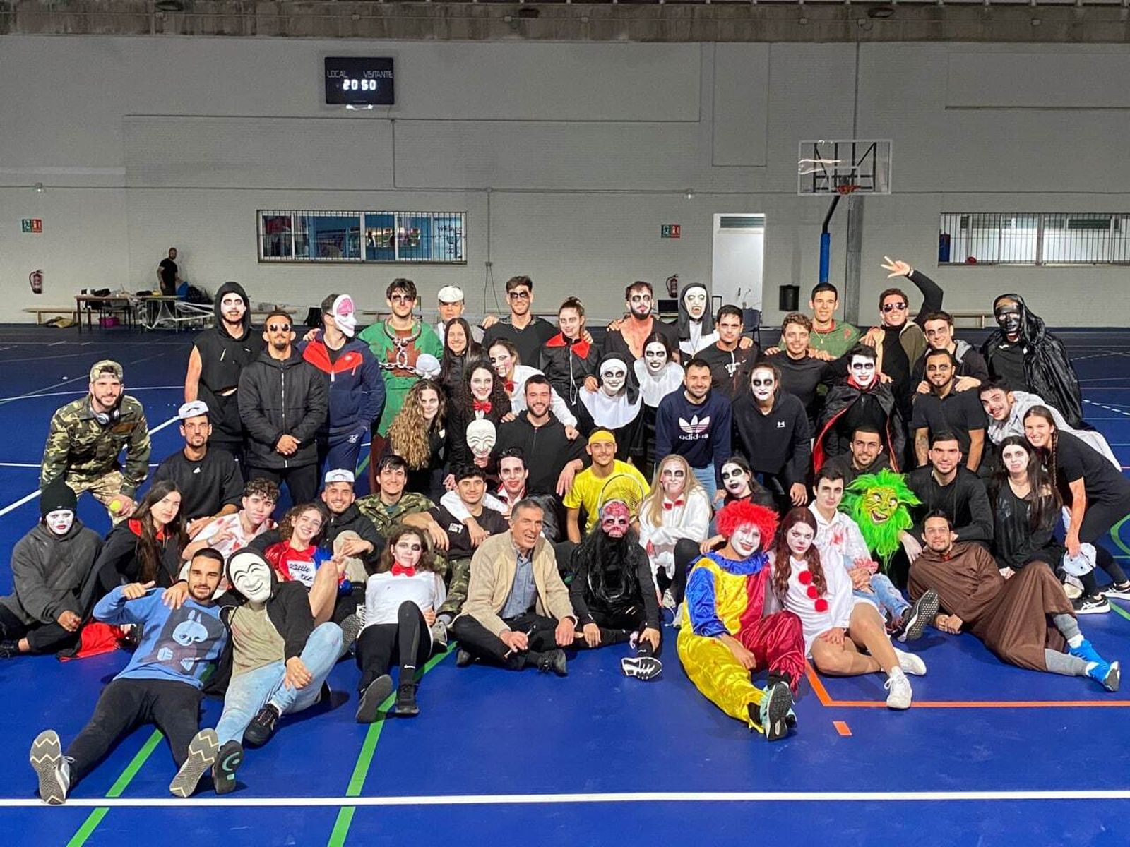 Participantes de Enjaulados.