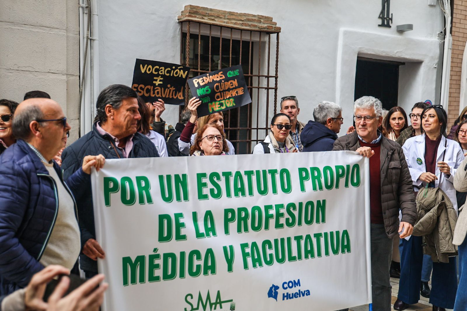 Fotografías de la concentración convocada por CESM por el nuevo Estatuto Marco del Sistema Nacional de Salud
