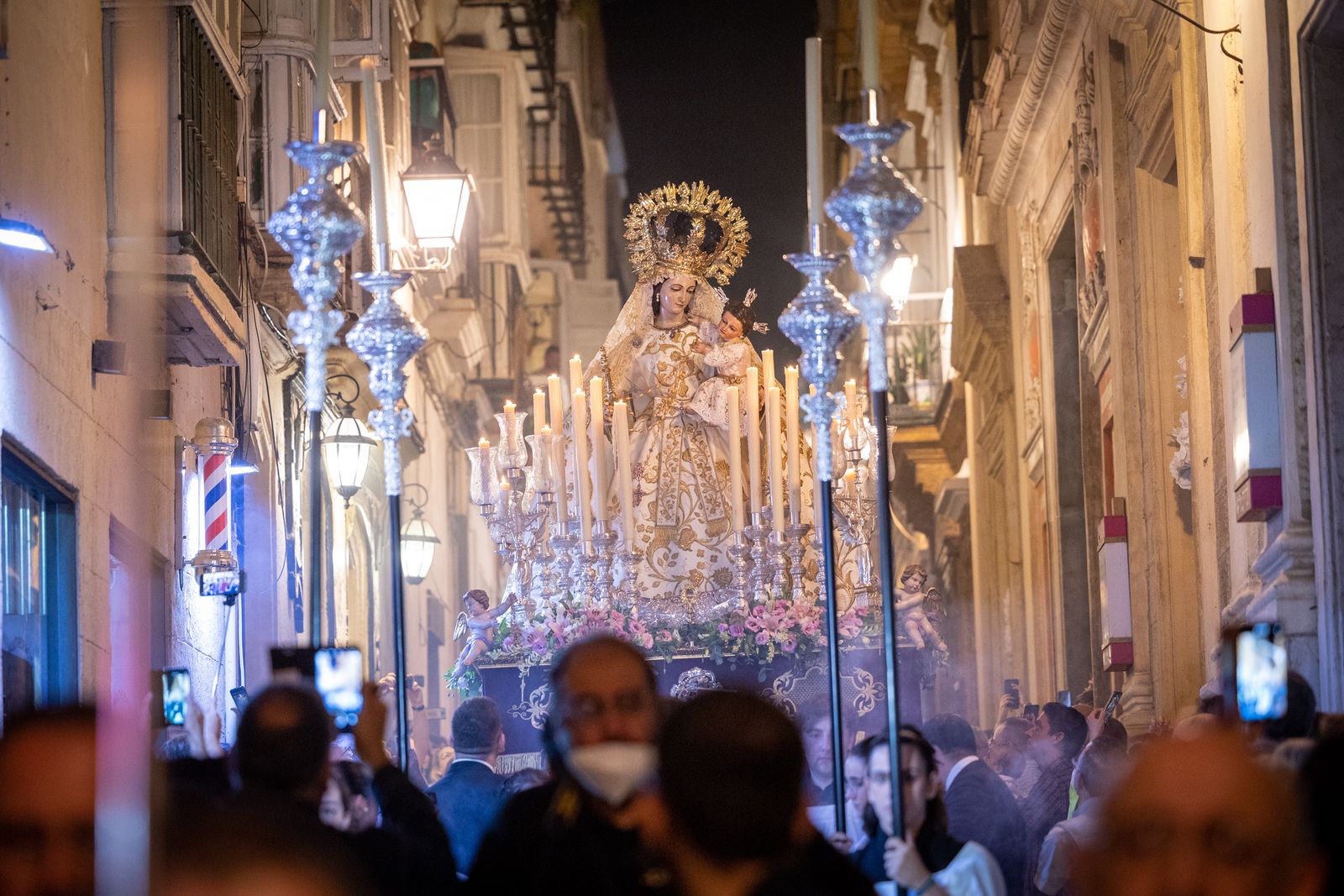 Imágenes de la primera salida de la Virgen del Rosario