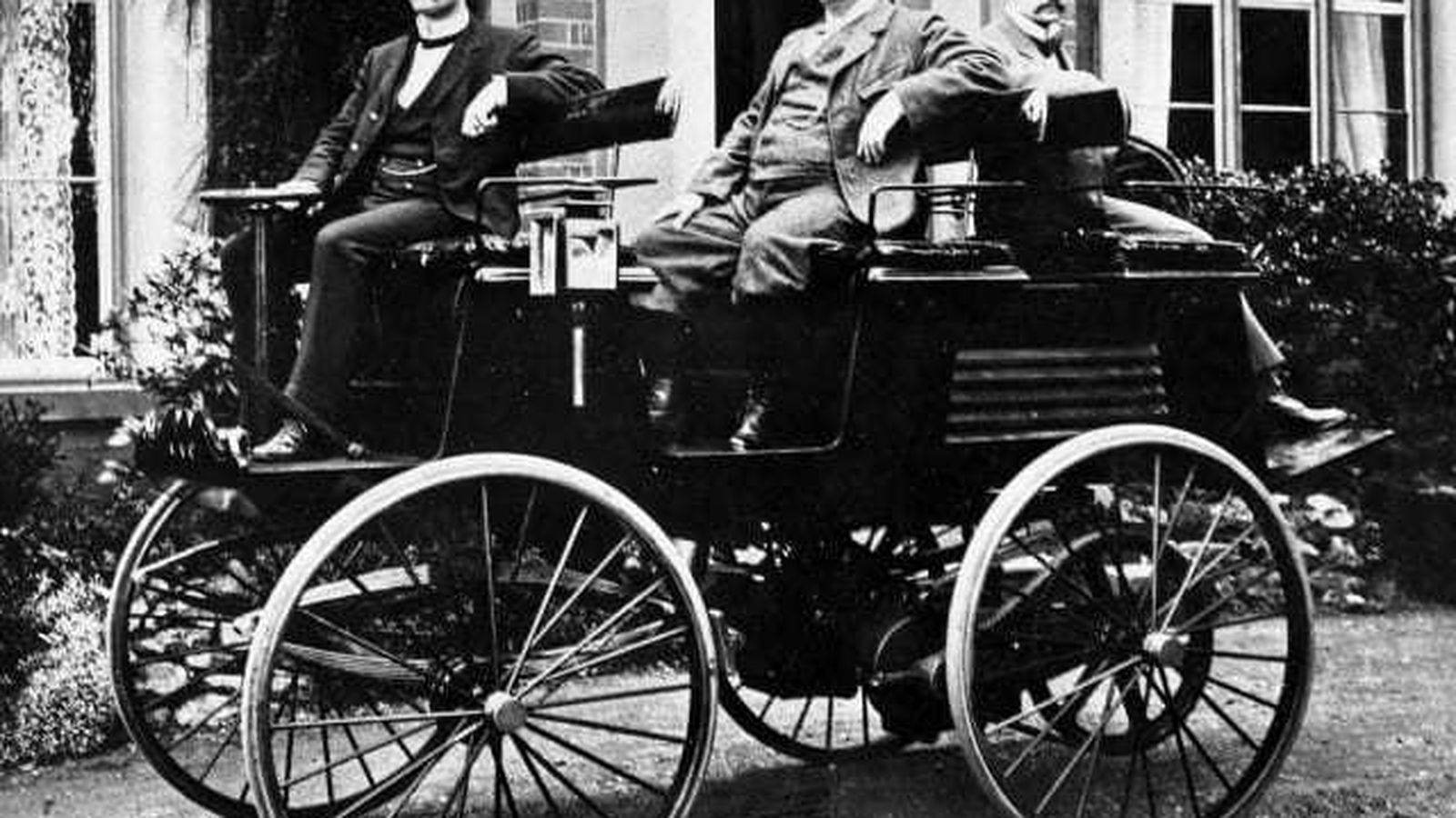 Thomas Parker y su coche eléctrico