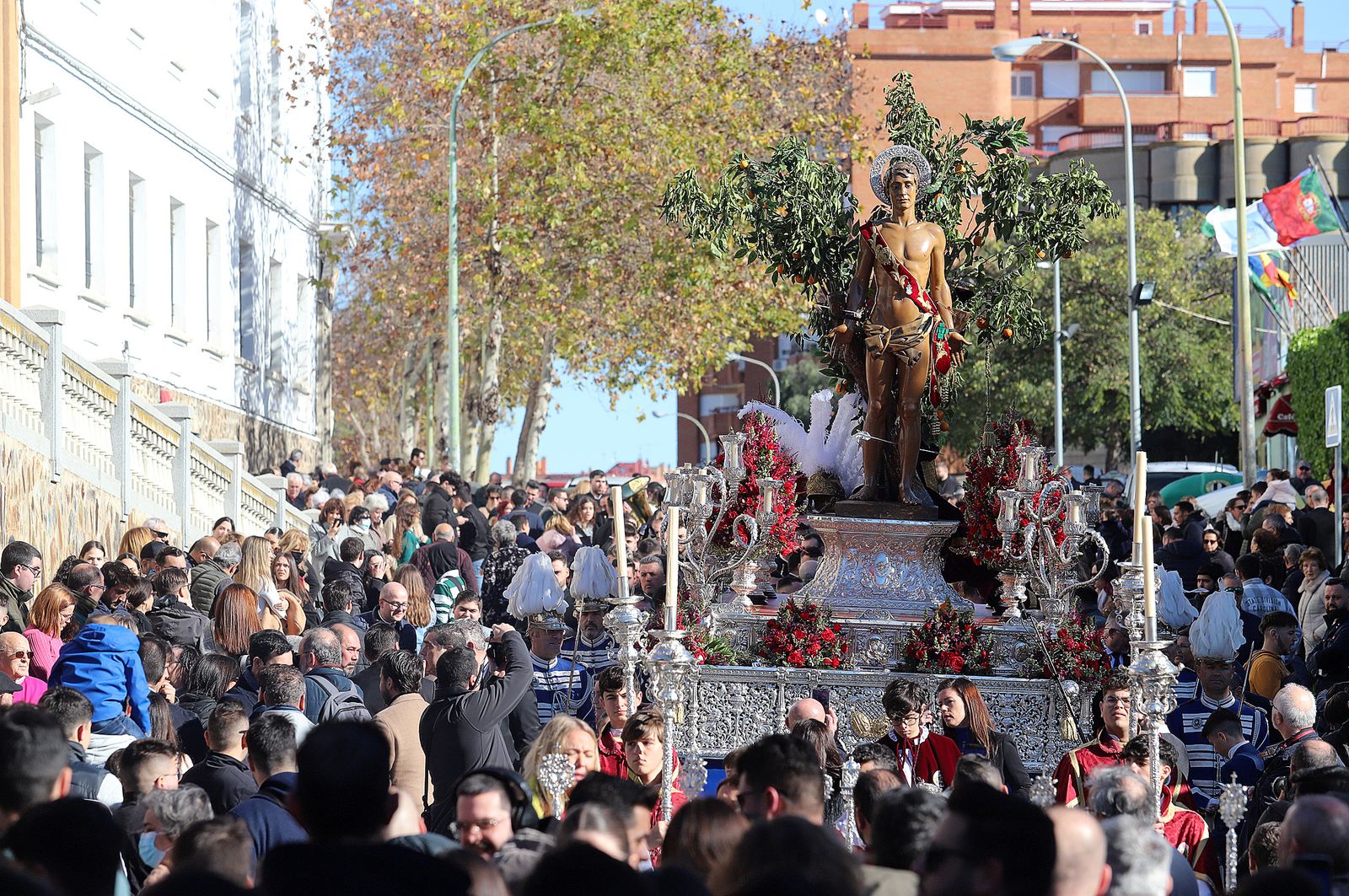 Imágenes de la procesión de San Sebastián en Huelva