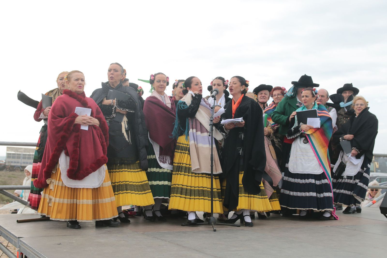 Miles de almerienses acuden a Torregarcía en la Romería de la Virgen del Mar