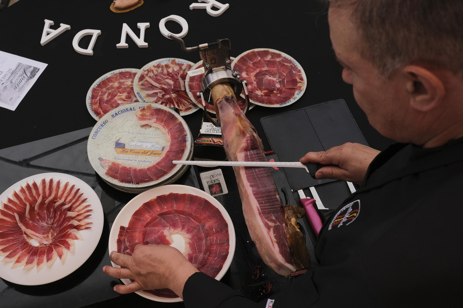 Concurso nacional de cortadores de jamón de Ronda, en fotos.