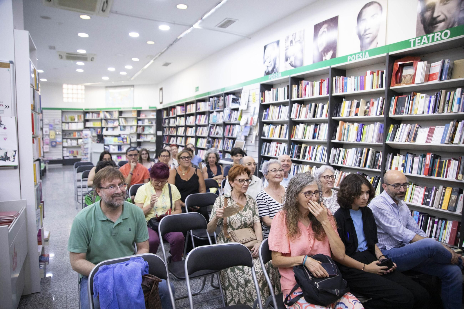 Helena Moreno Padilla recibe el XX Premio Jordi Sierra Fabra para jóvenes escritores en la Librería Picasso de Almería