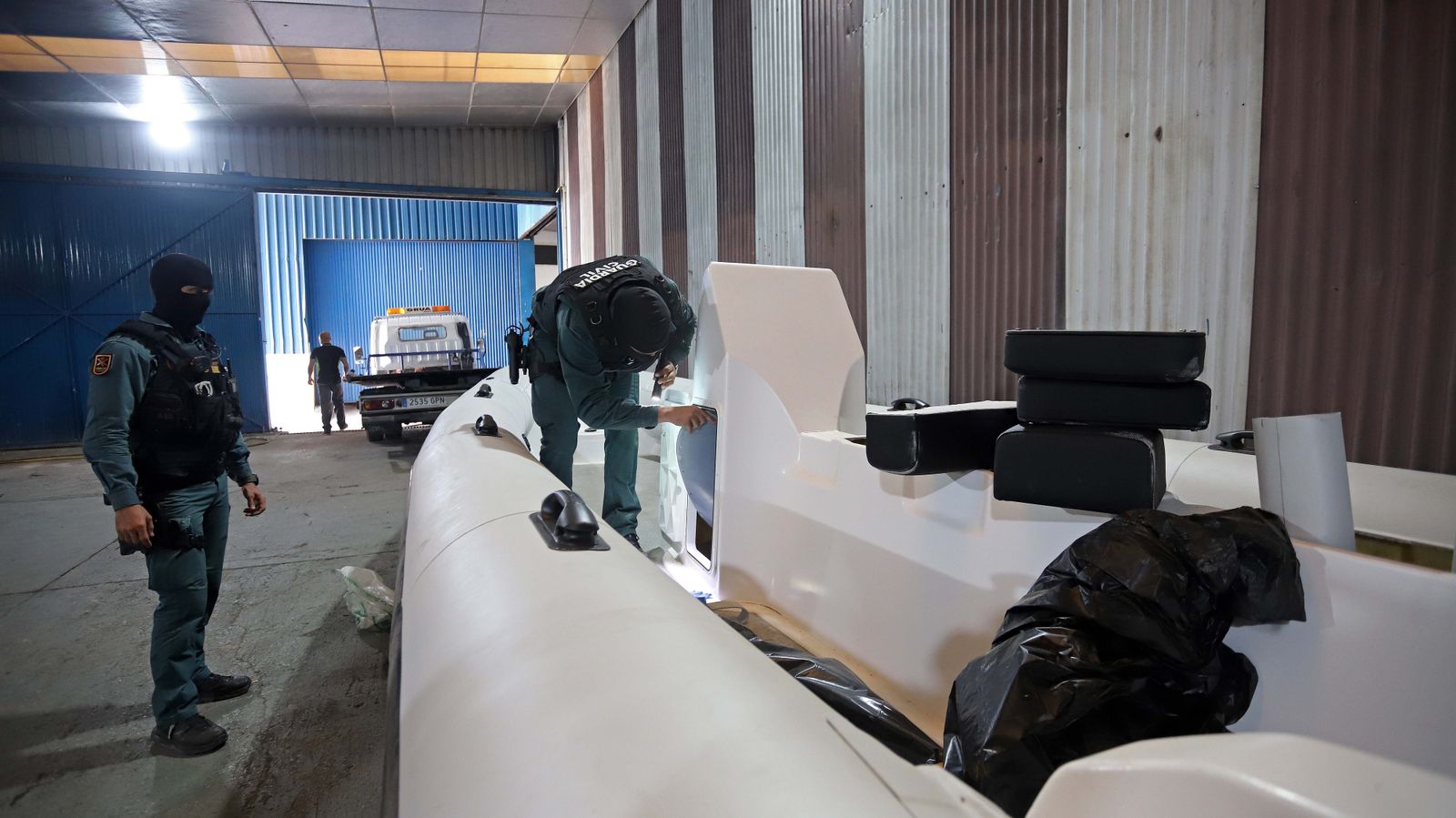 Fotos de los registros de la Guardia Civil en El Cobre