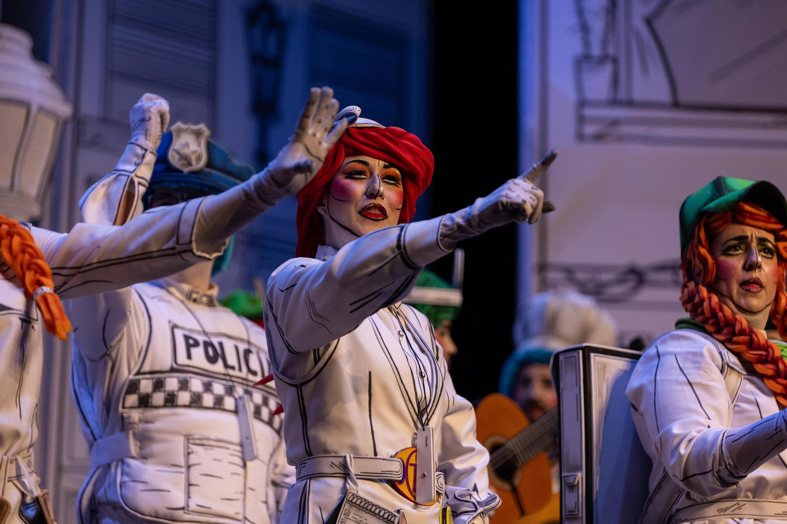 Imágenes de la actuación de la comparsa de Huelva "La Tinta Obrera" en el Carnaval Colombino