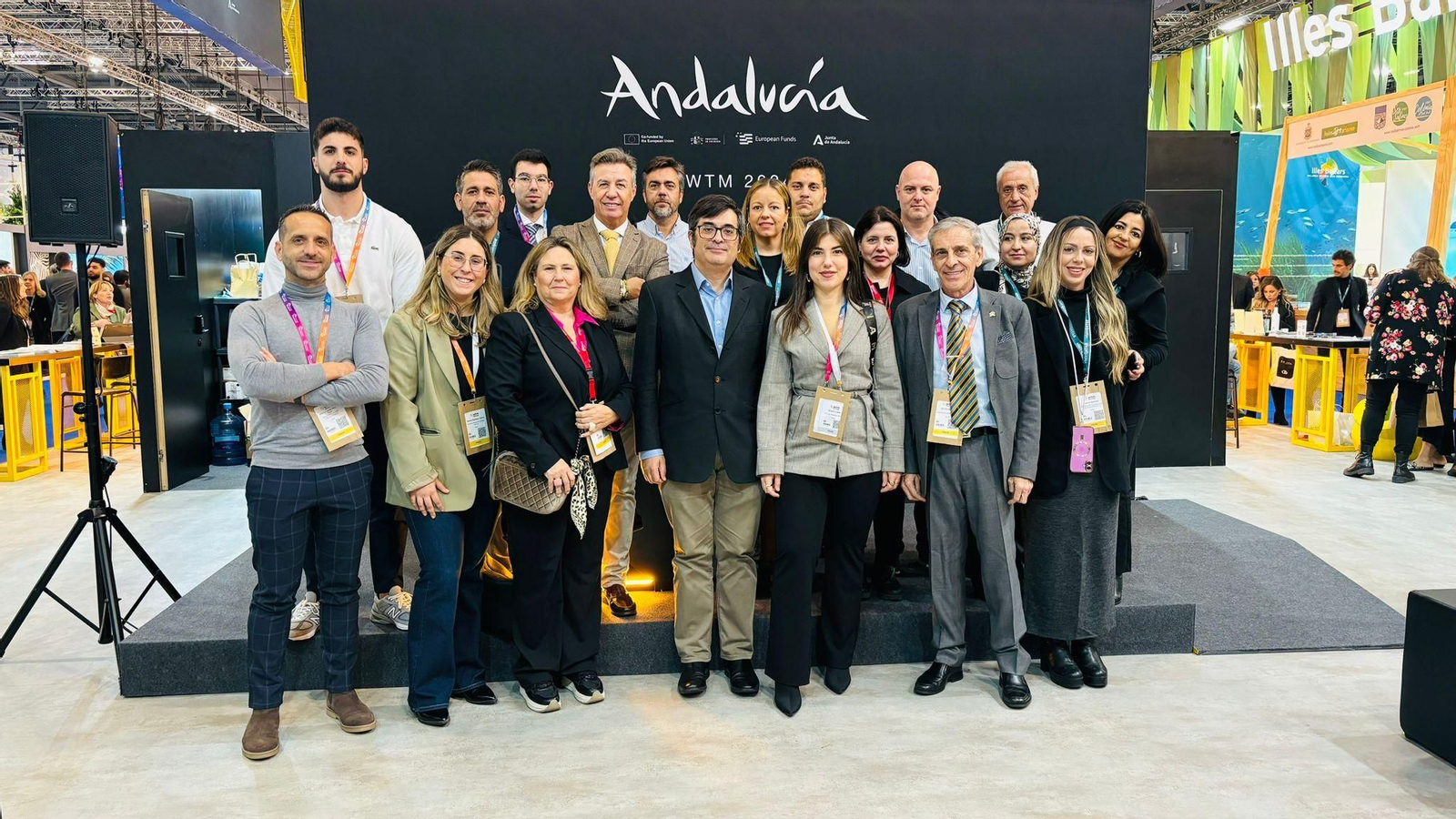 Empresas, Cámara de Almería y Ayto Roquetas de Mar en la visita profesional a la WTM Londres. Empresas, Cámara de Almería y Ayto Roquetas de Mar en la visita profesional a la WTM Londres.
