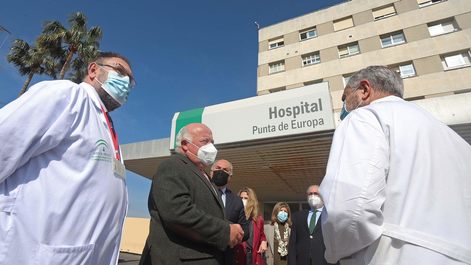Visita de Jesús Aguirre al hospital Punta Europa en Algeciras